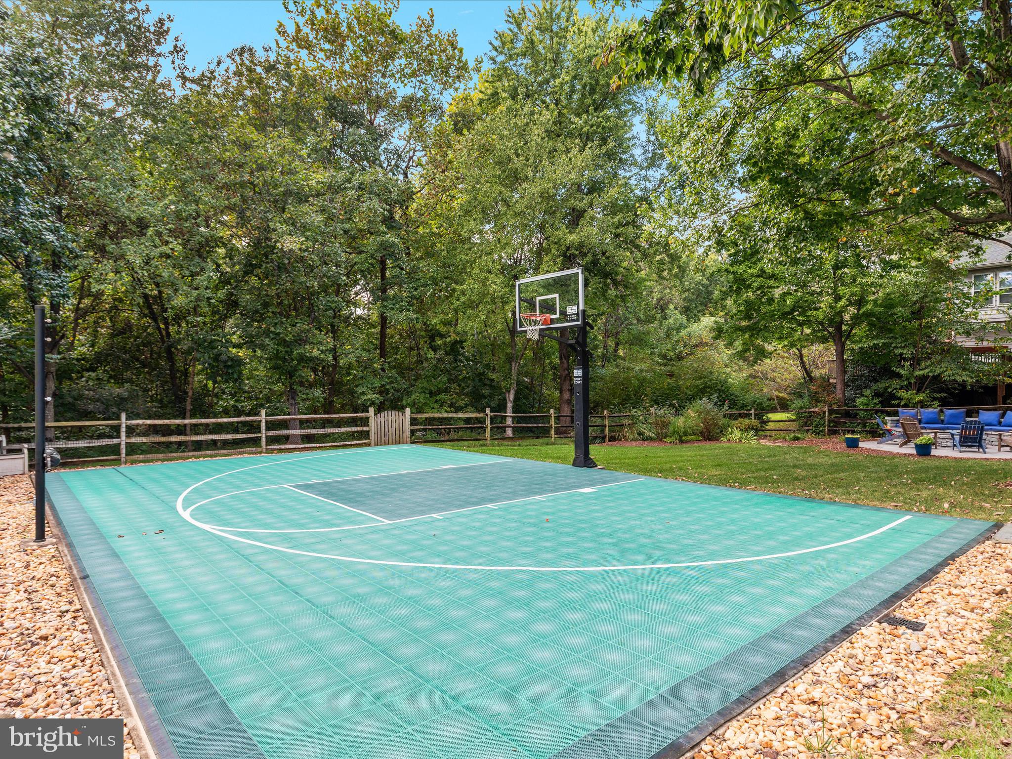 HAWTHORNE FOREST - Residential