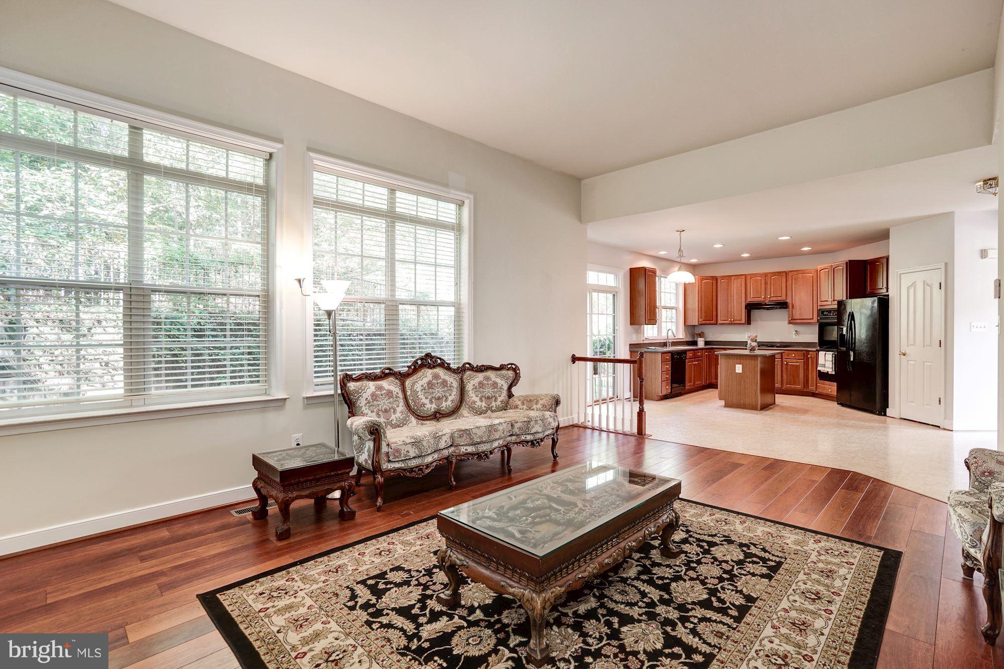 SIMMONS GROVE - Residential