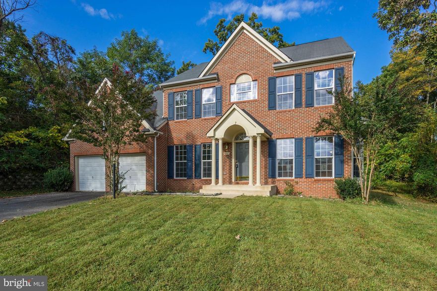 Enjoy privacy at the end of a cul-de-sac on almost a 1/2 acre backing to trees! Build a custom deck or fence off the *enormous* side yard! Upper-level W/D, tons of storage, large finished basement! Almost 4,000 sq. ft. of living and endless potential could make this your forever home! Minutes to I-66, shopping, hospital & more!