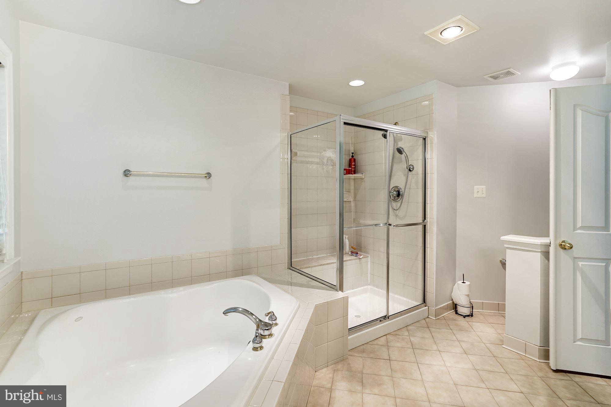 SIMMONS GROVE - Residential