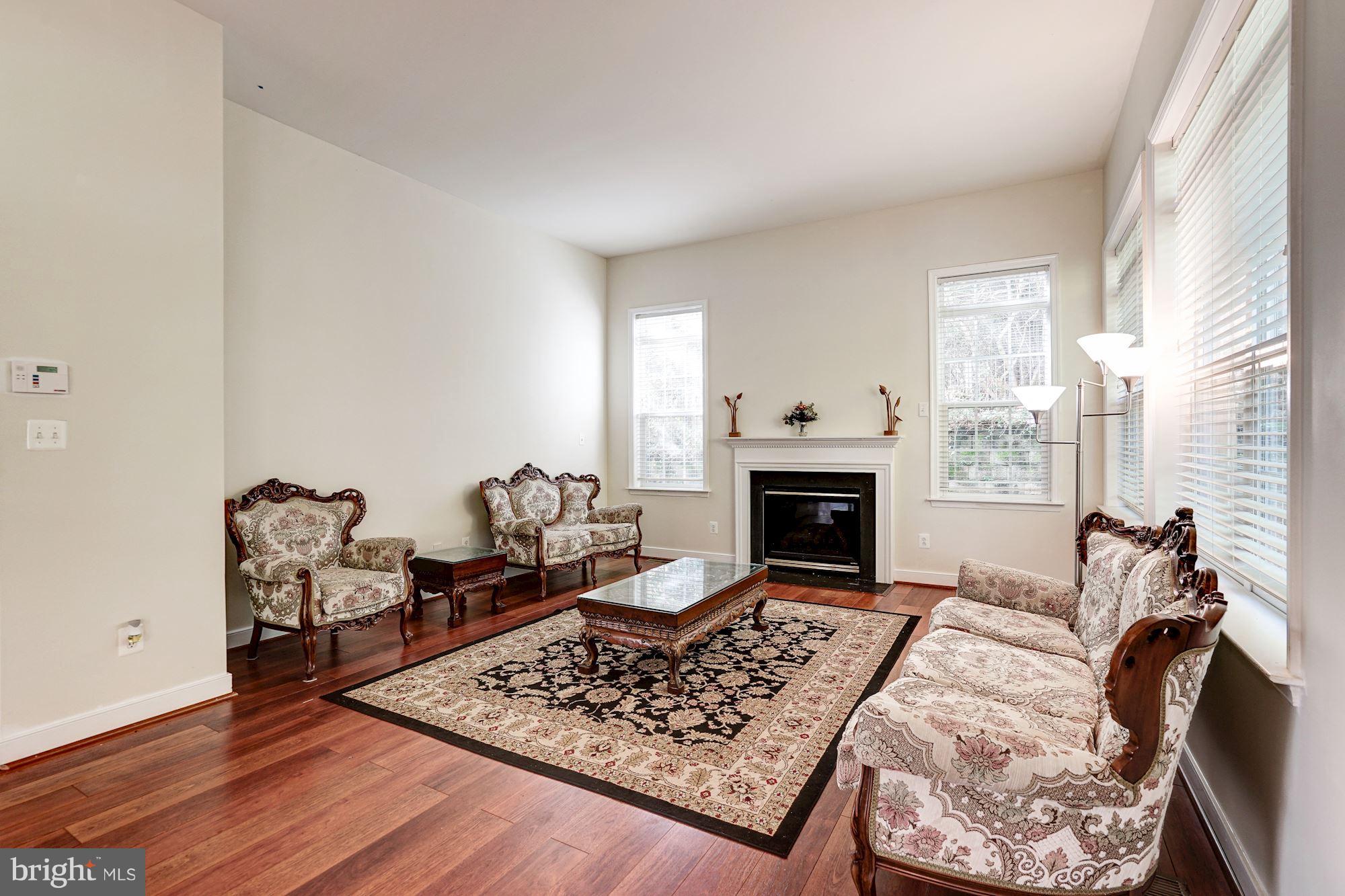 SIMMONS GROVE - Residential