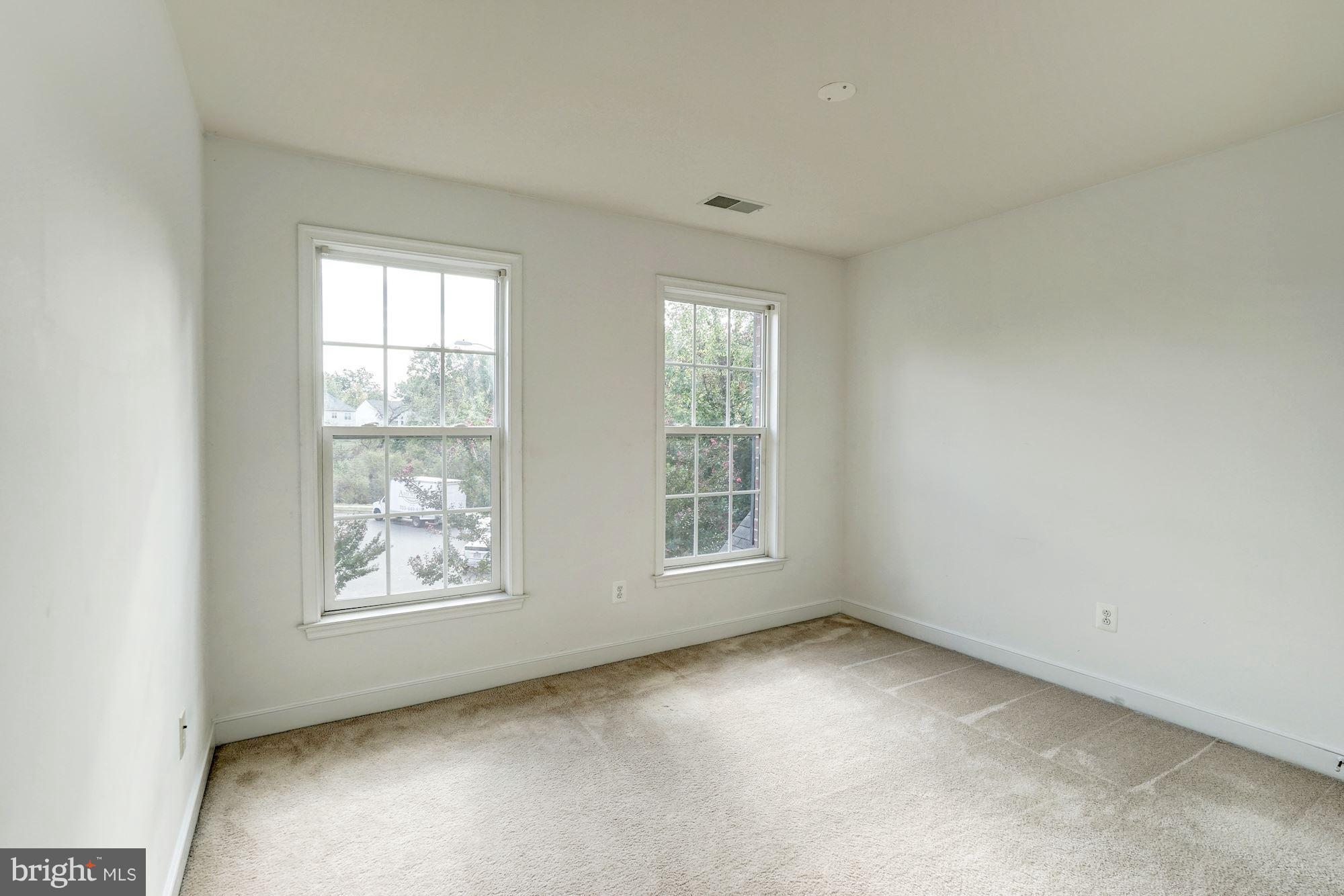 SIMMONS GROVE - Residential