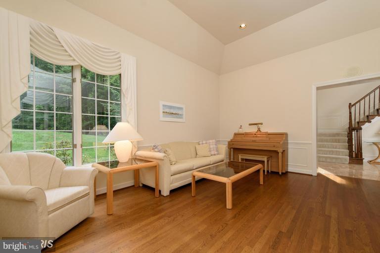 STURBRIDGE - Residential