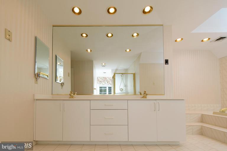 STURBRIDGE - Residential