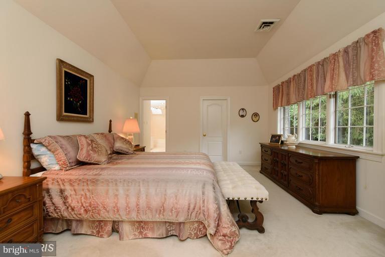 STURBRIDGE - Residential