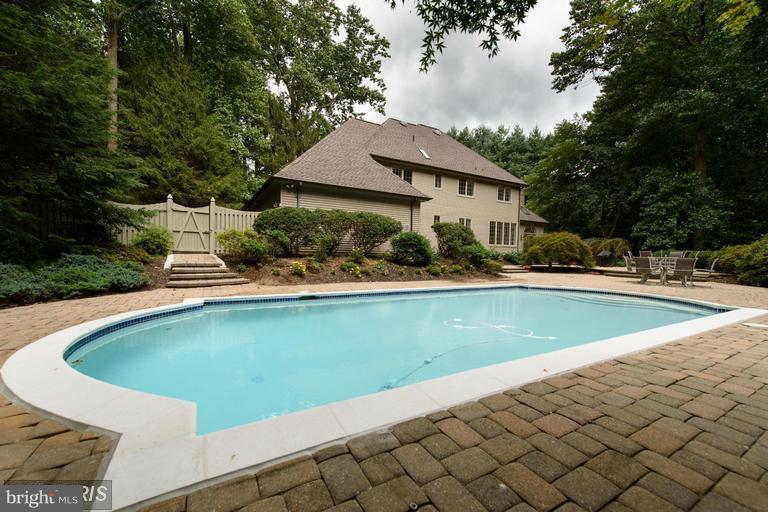 STURBRIDGE - Residential