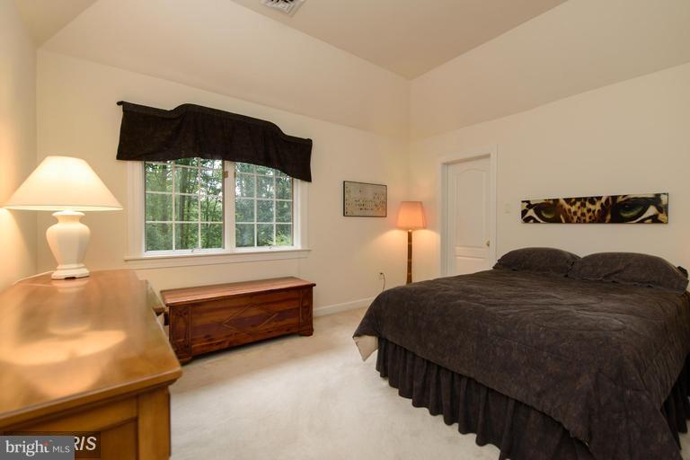 STURBRIDGE - Residential