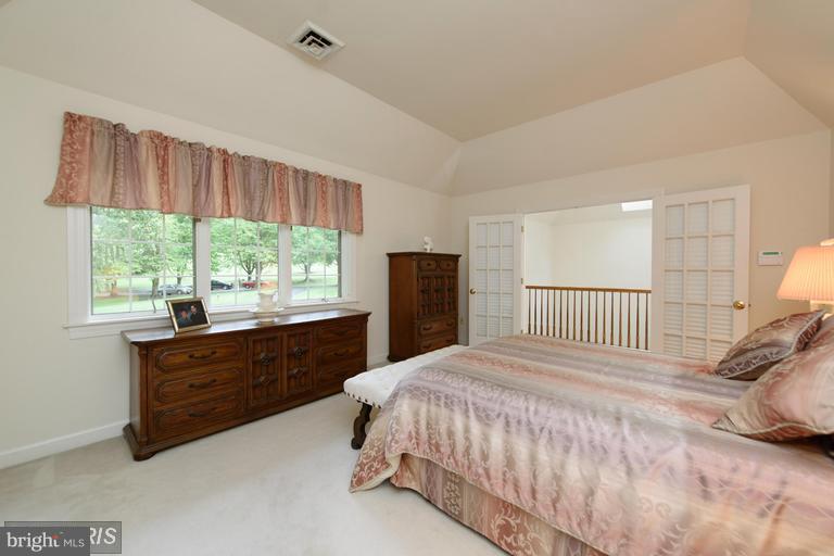 STURBRIDGE - Residential