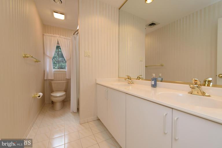 STURBRIDGE - Residential