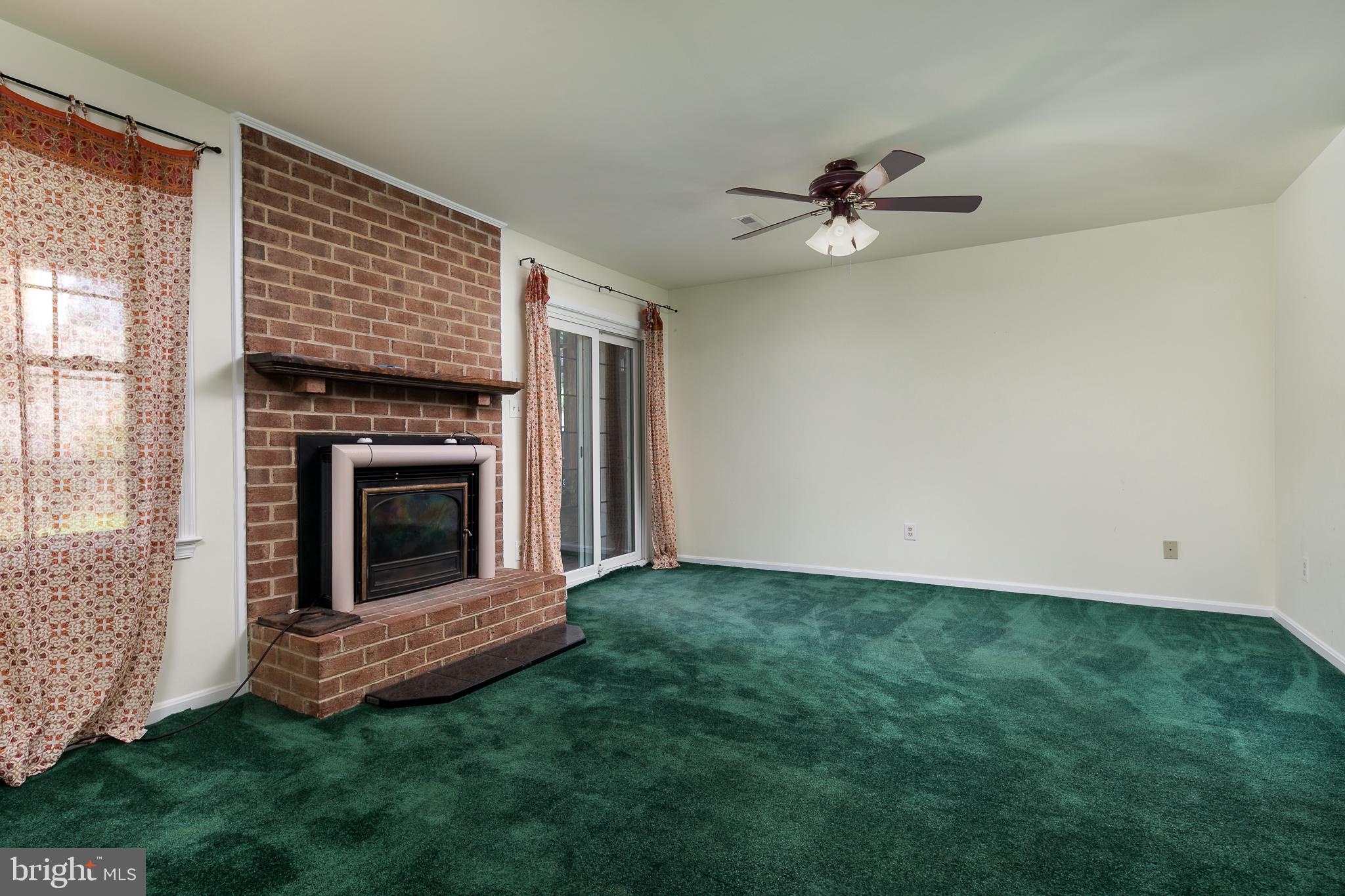 HENSON PARK - Residential Lease