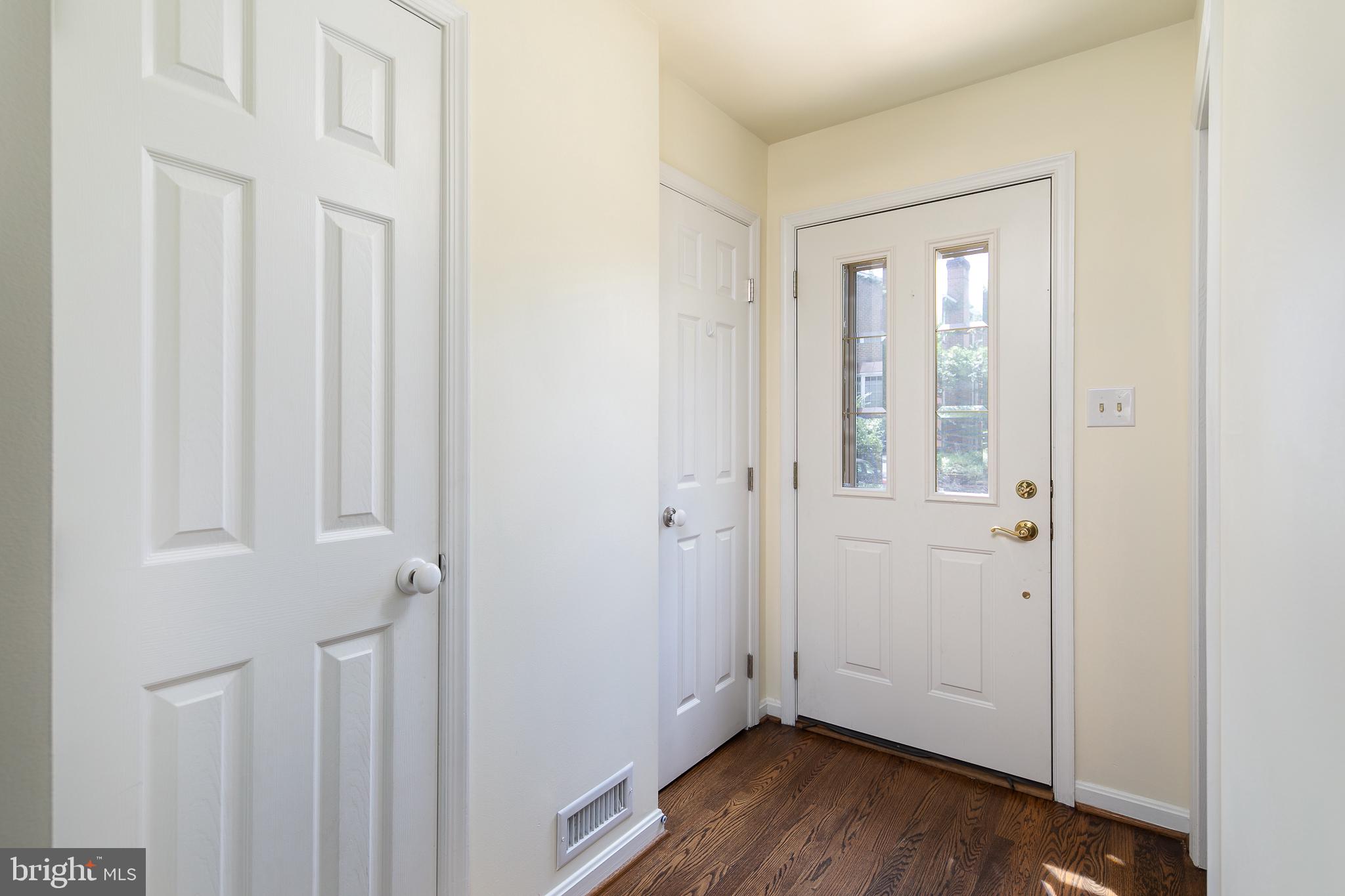 HENSON PARK - Residential Lease