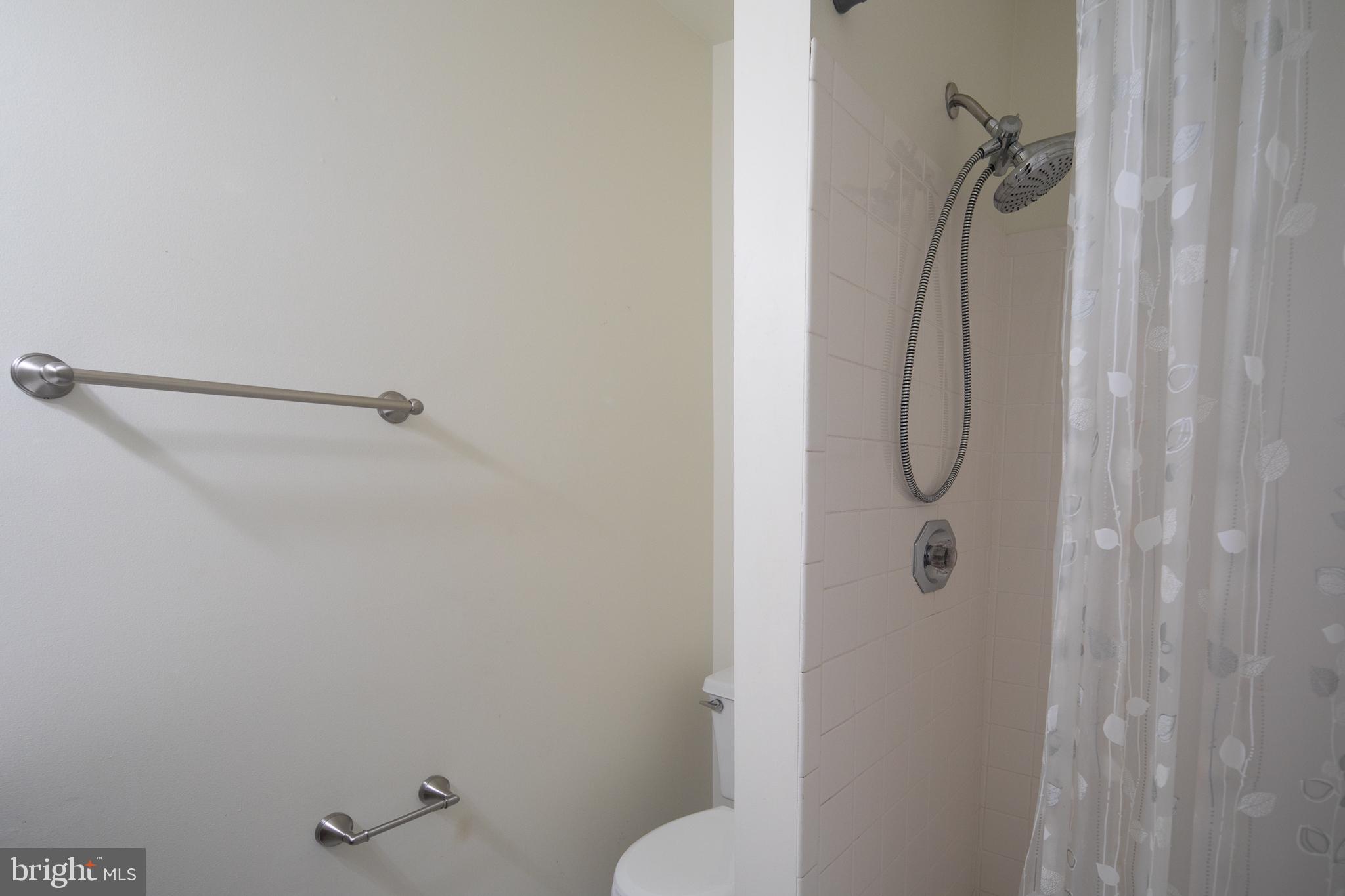 HENSON PARK - Residential Lease