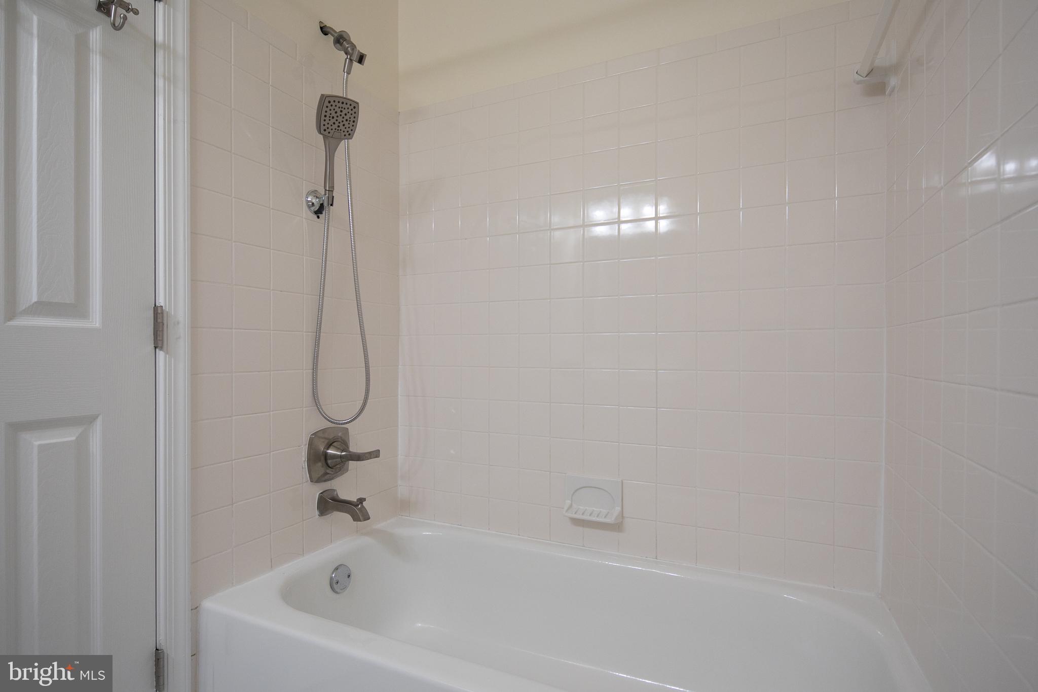 HENSON PARK - Residential Lease