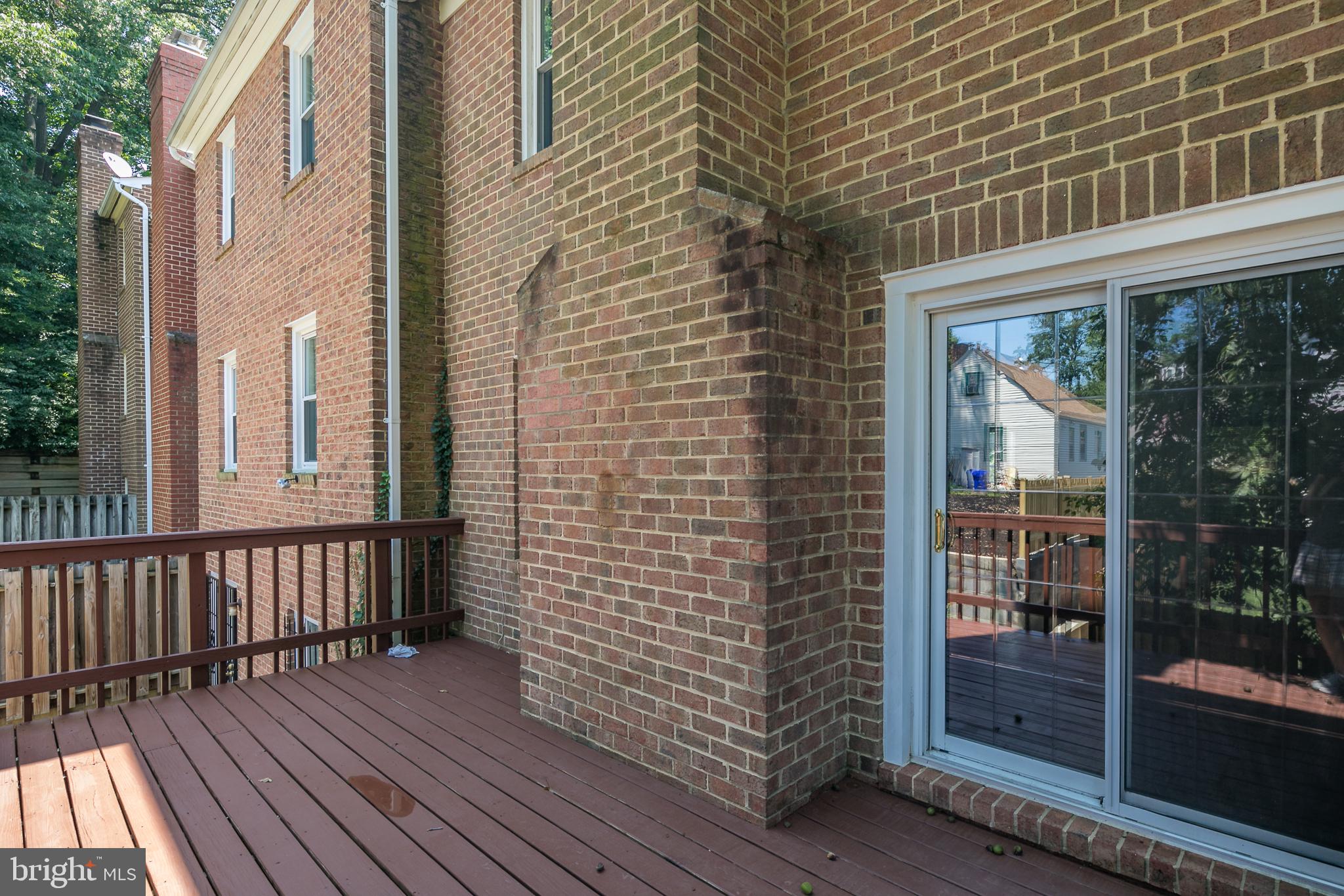 HENSON PARK - Residential Lease