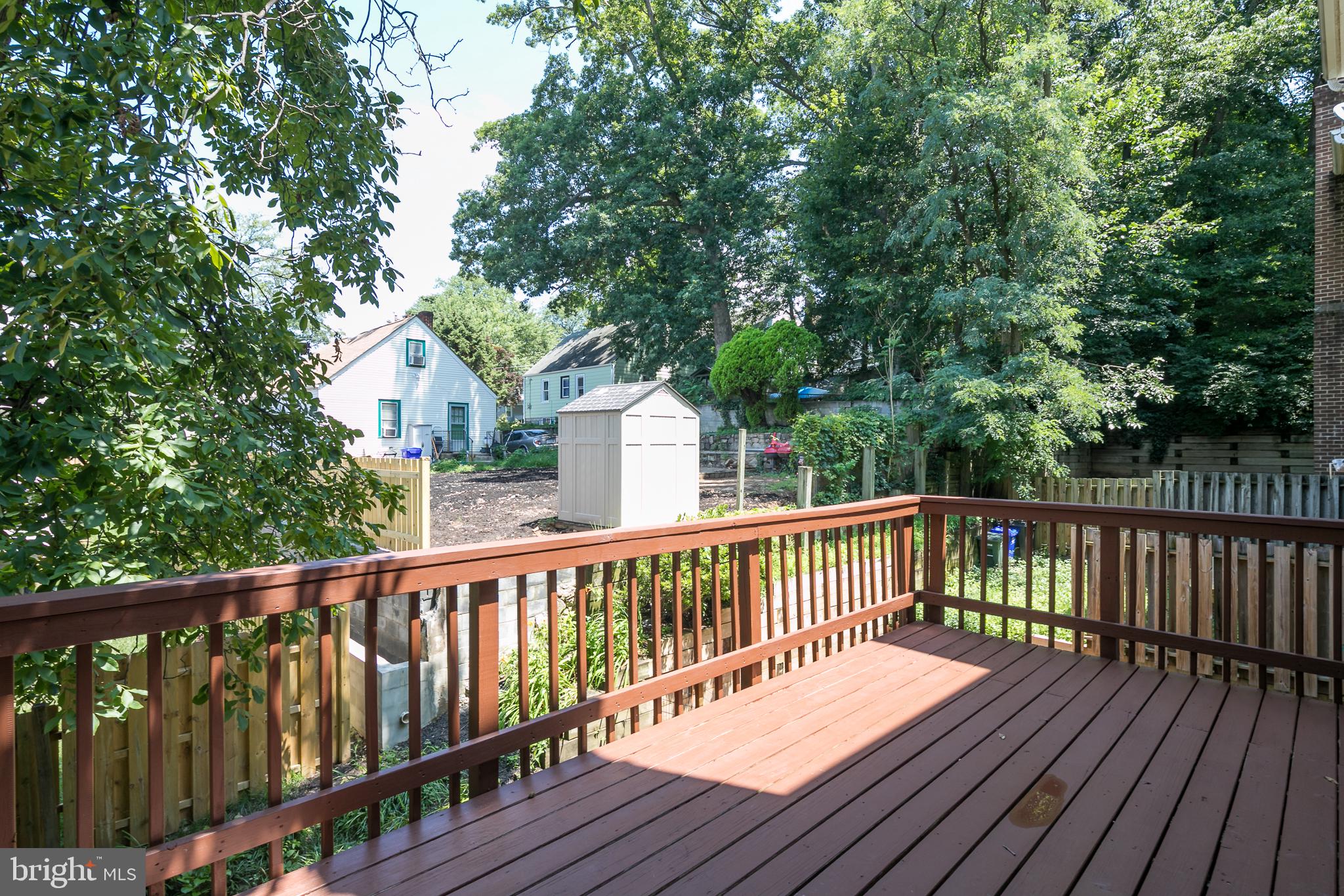 HENSON PARK - Residential Lease