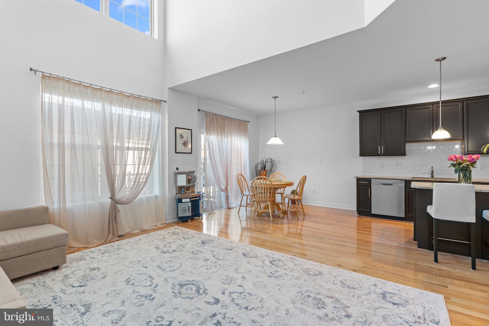 EMERALD WALK - Residential