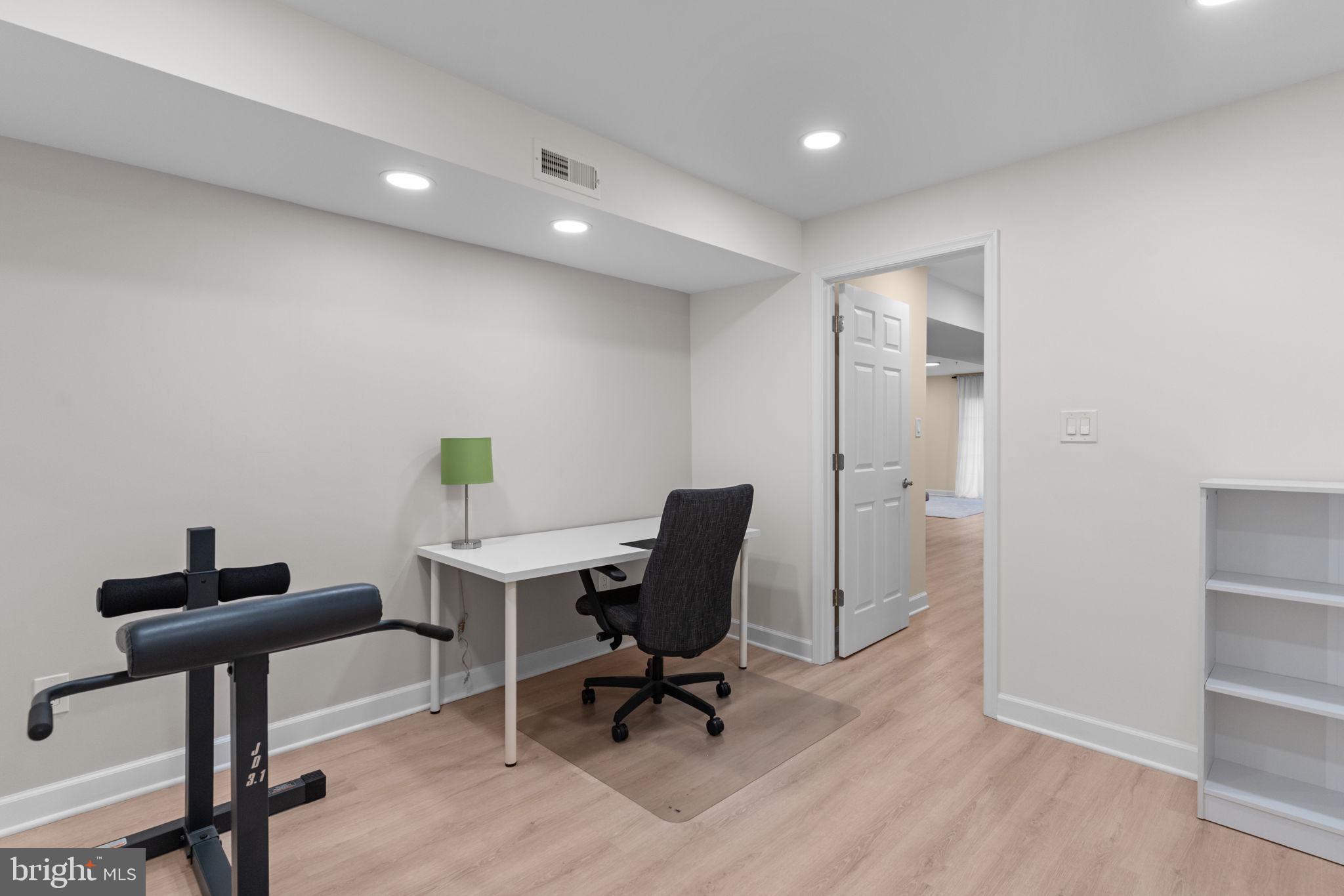 EMERALD WALK - Residential
