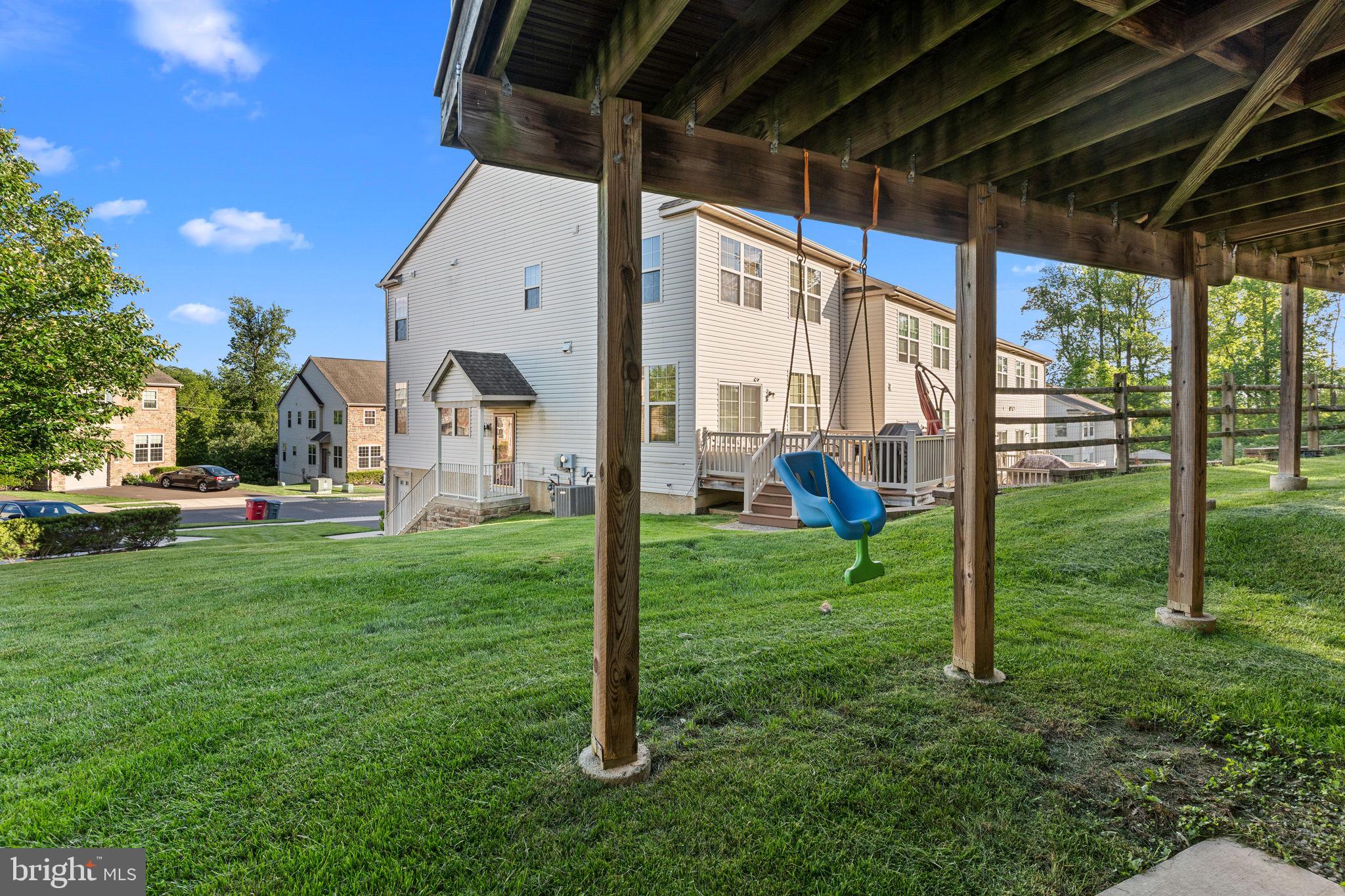 EMERALD WALK - Residential