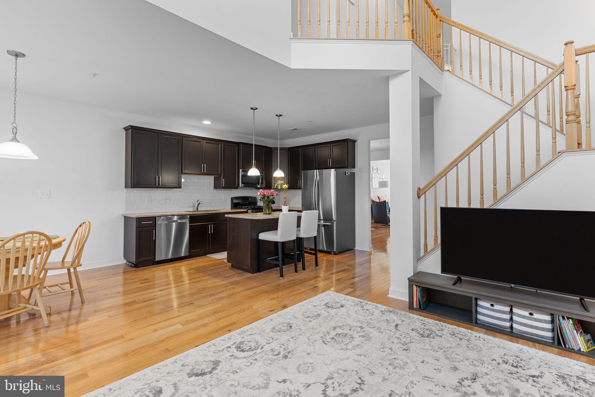 EMERALD WALK - Residential