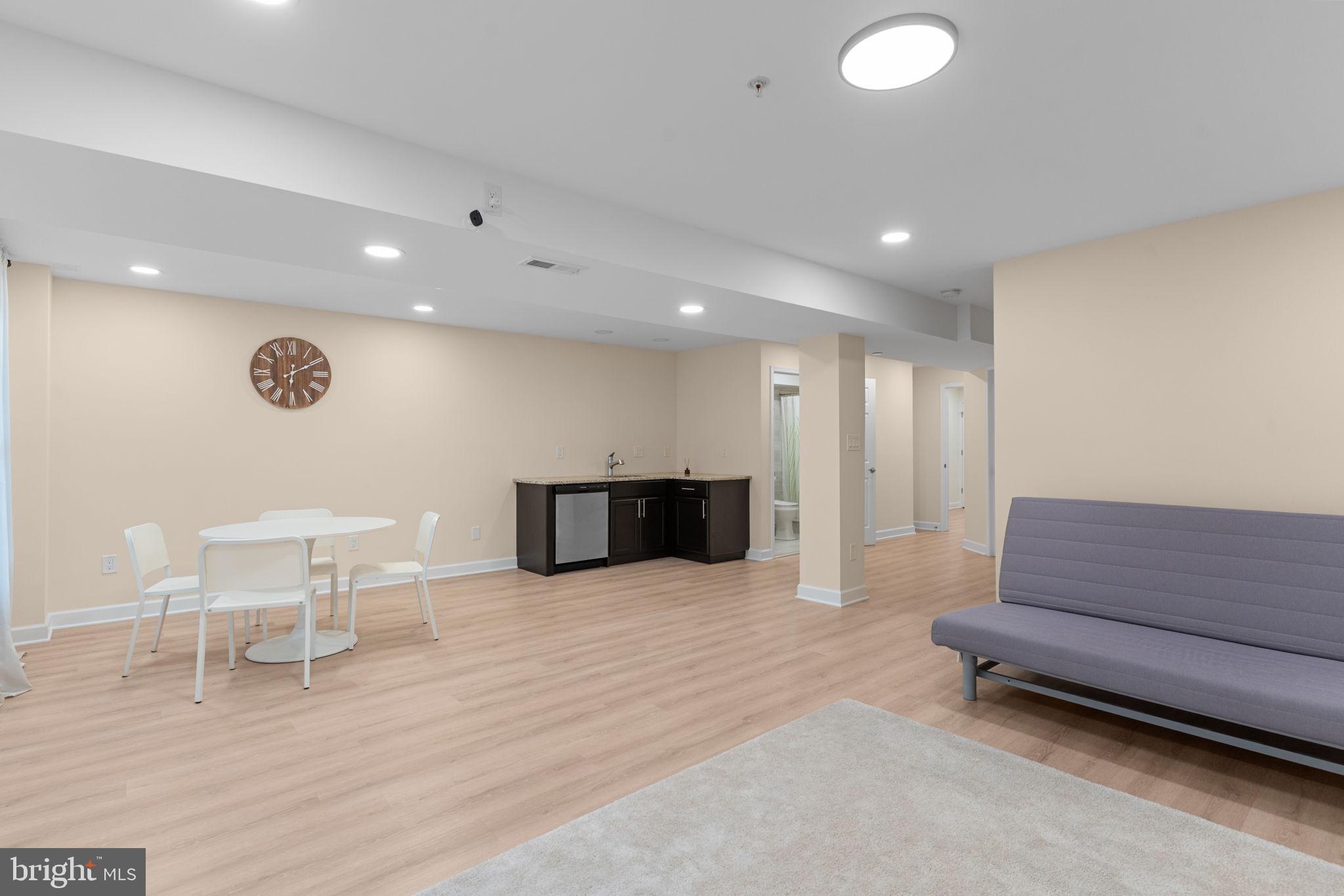 EMERALD WALK - Residential