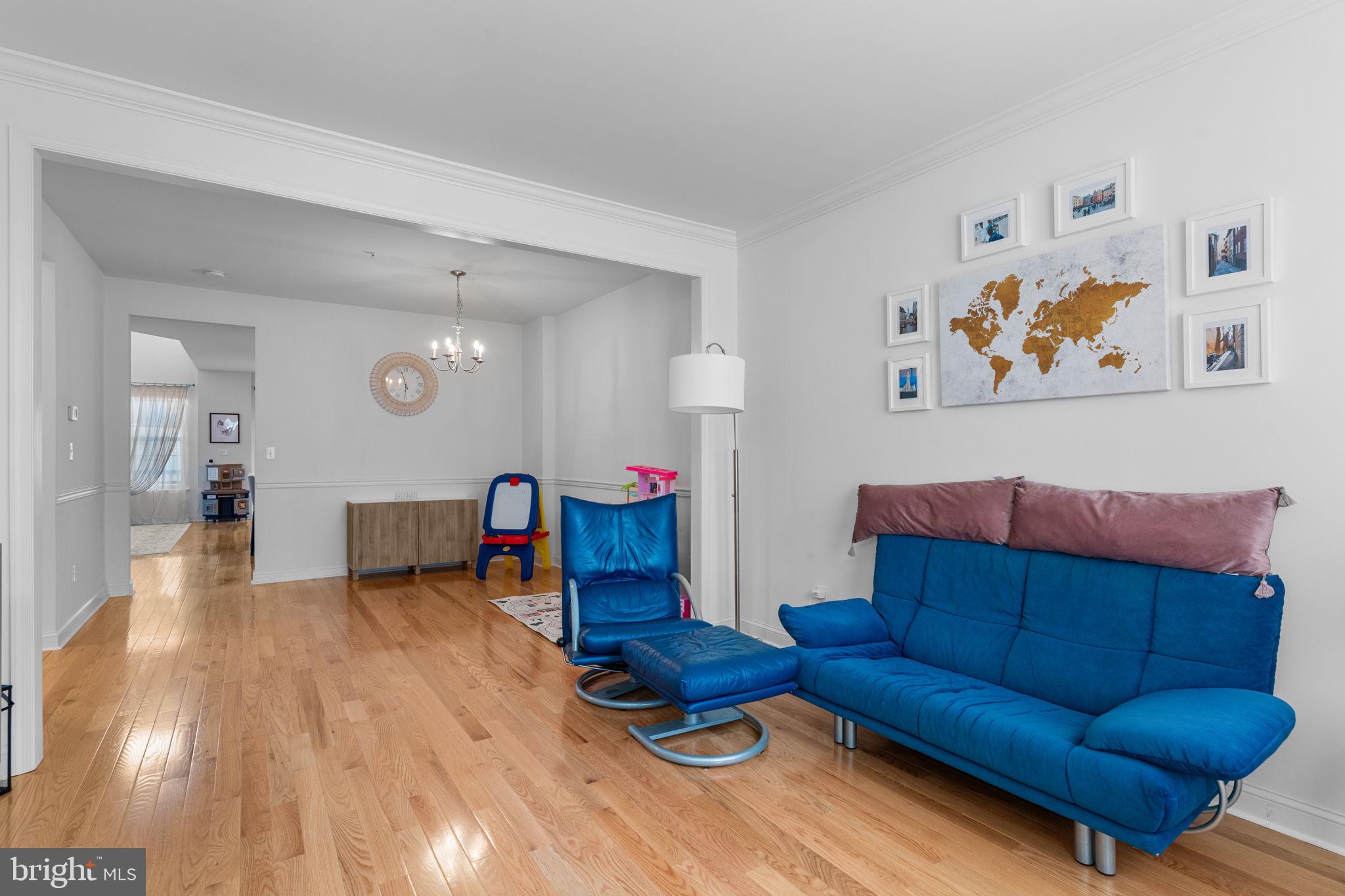EMERALD WALK - Residential