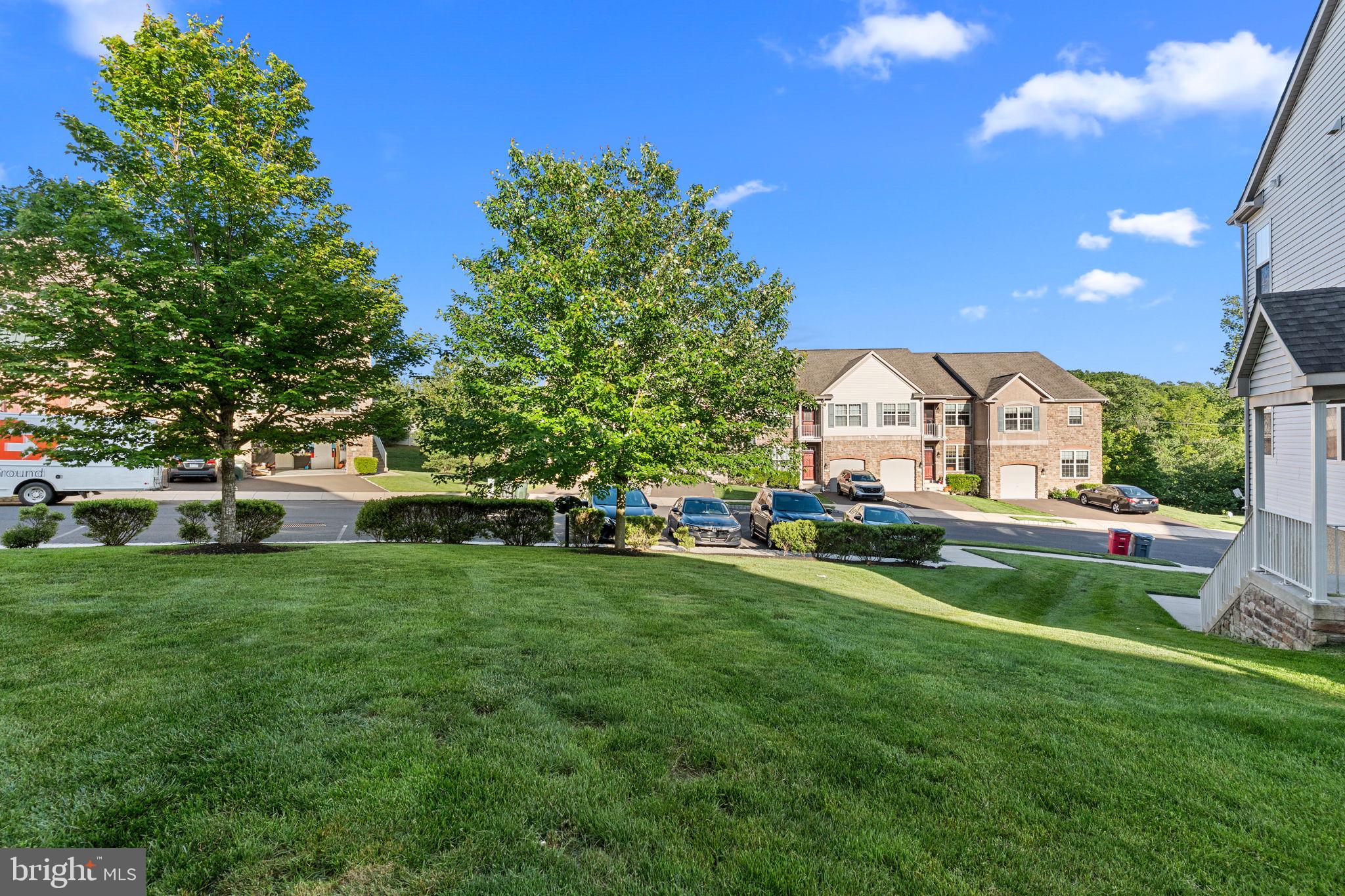 EMERALD WALK - Residential