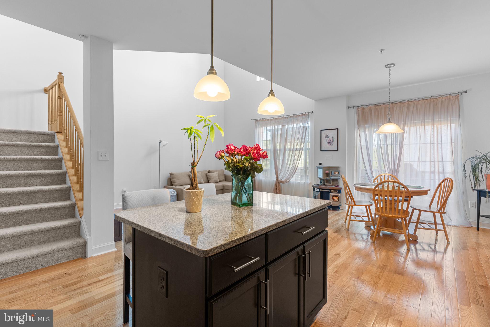 EMERALD WALK - Residential