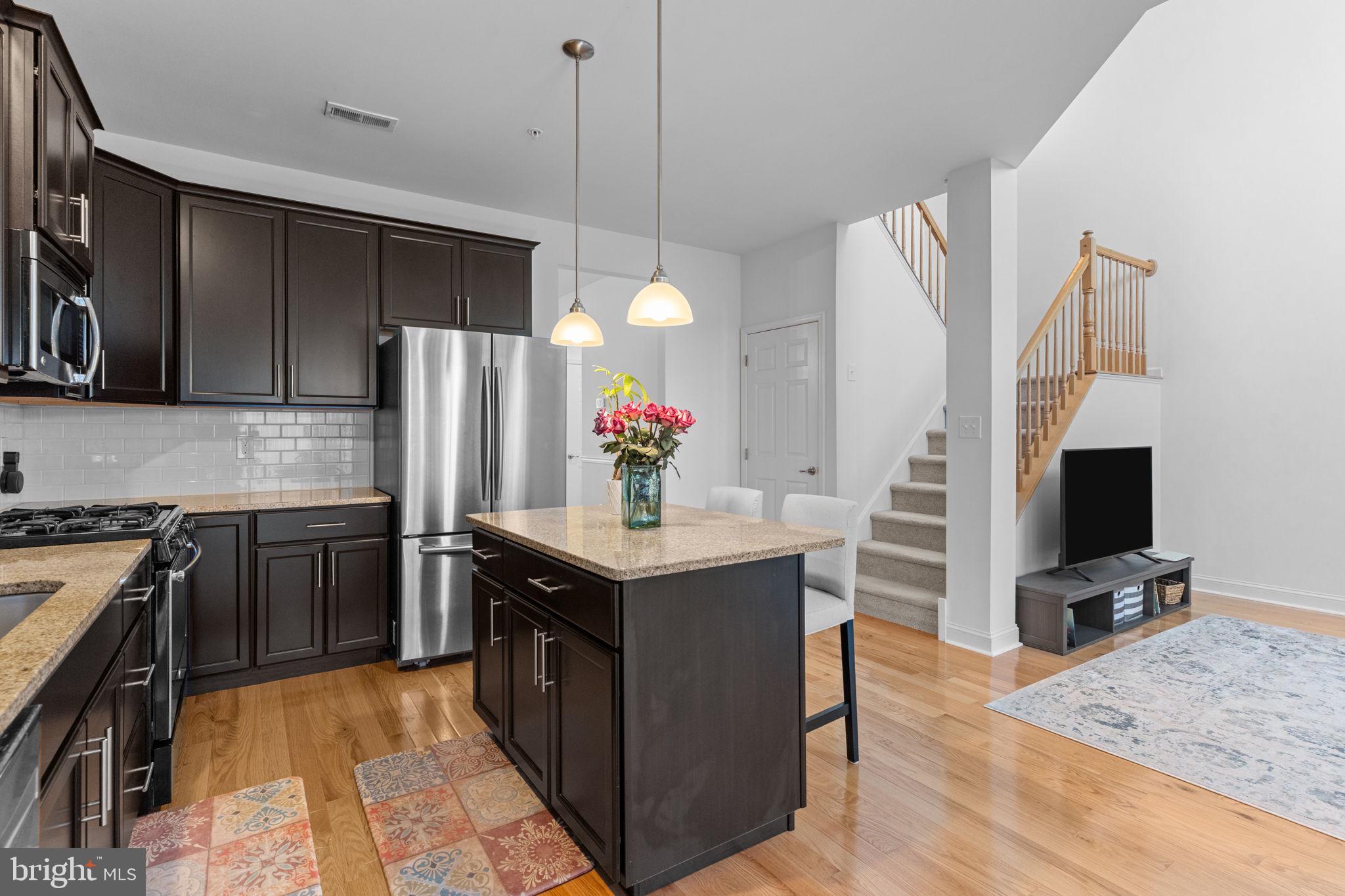 EMERALD WALK - Residential
