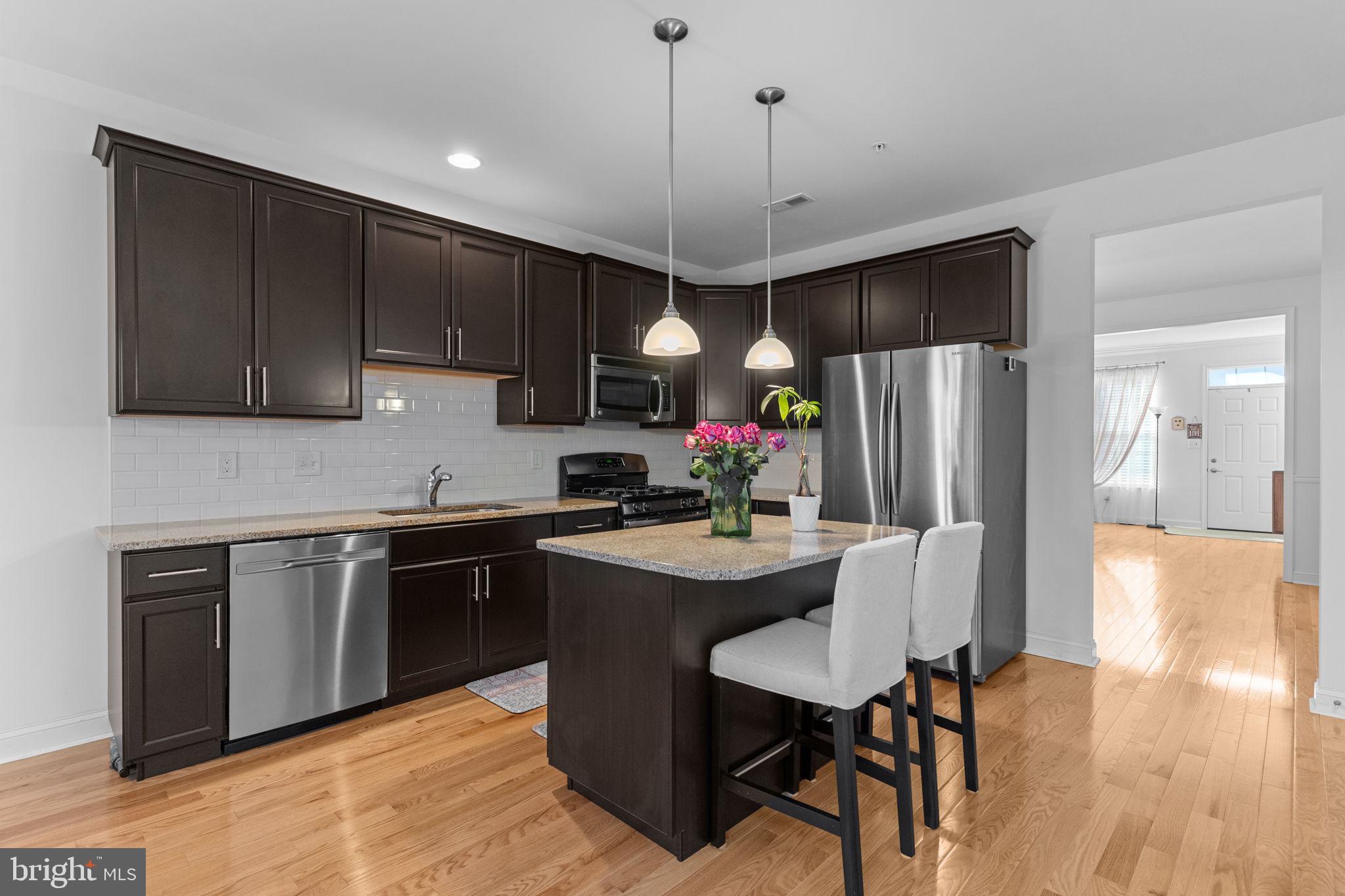 EMERALD WALK - Residential
