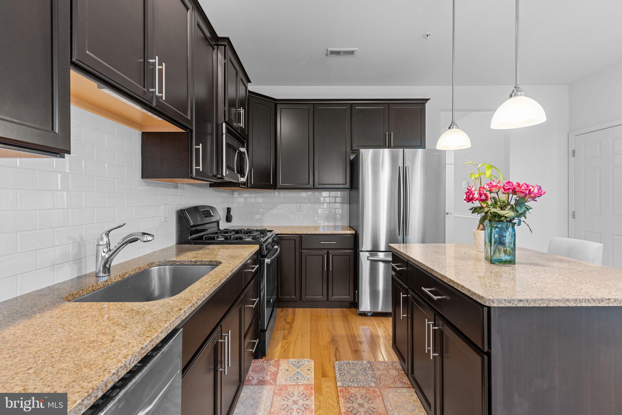 EMERALD WALK - Residential