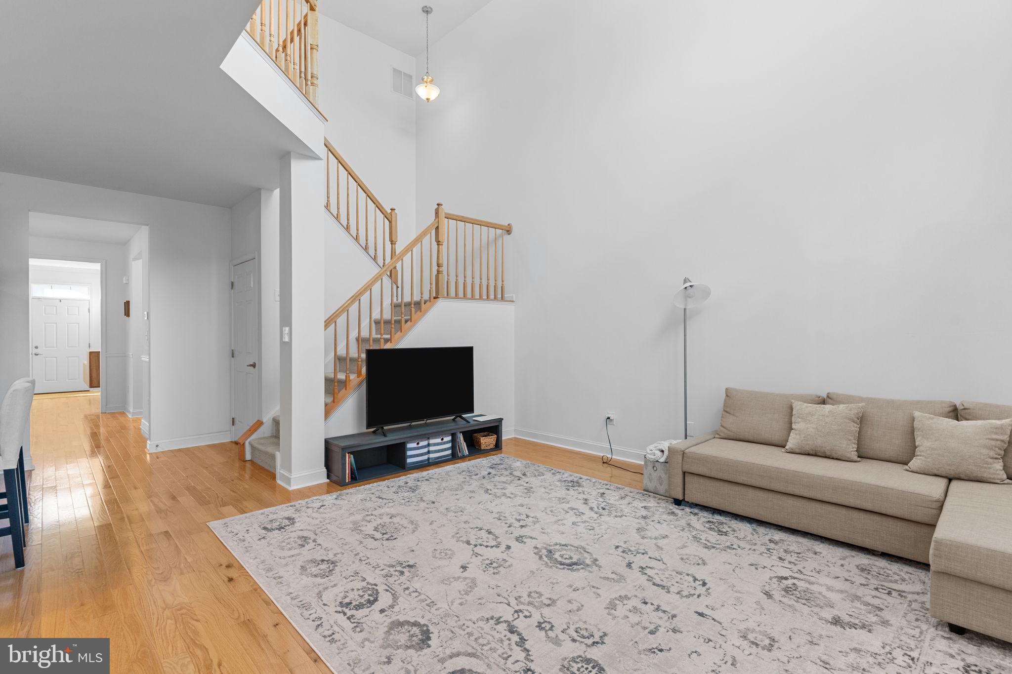 EMERALD WALK - Residential