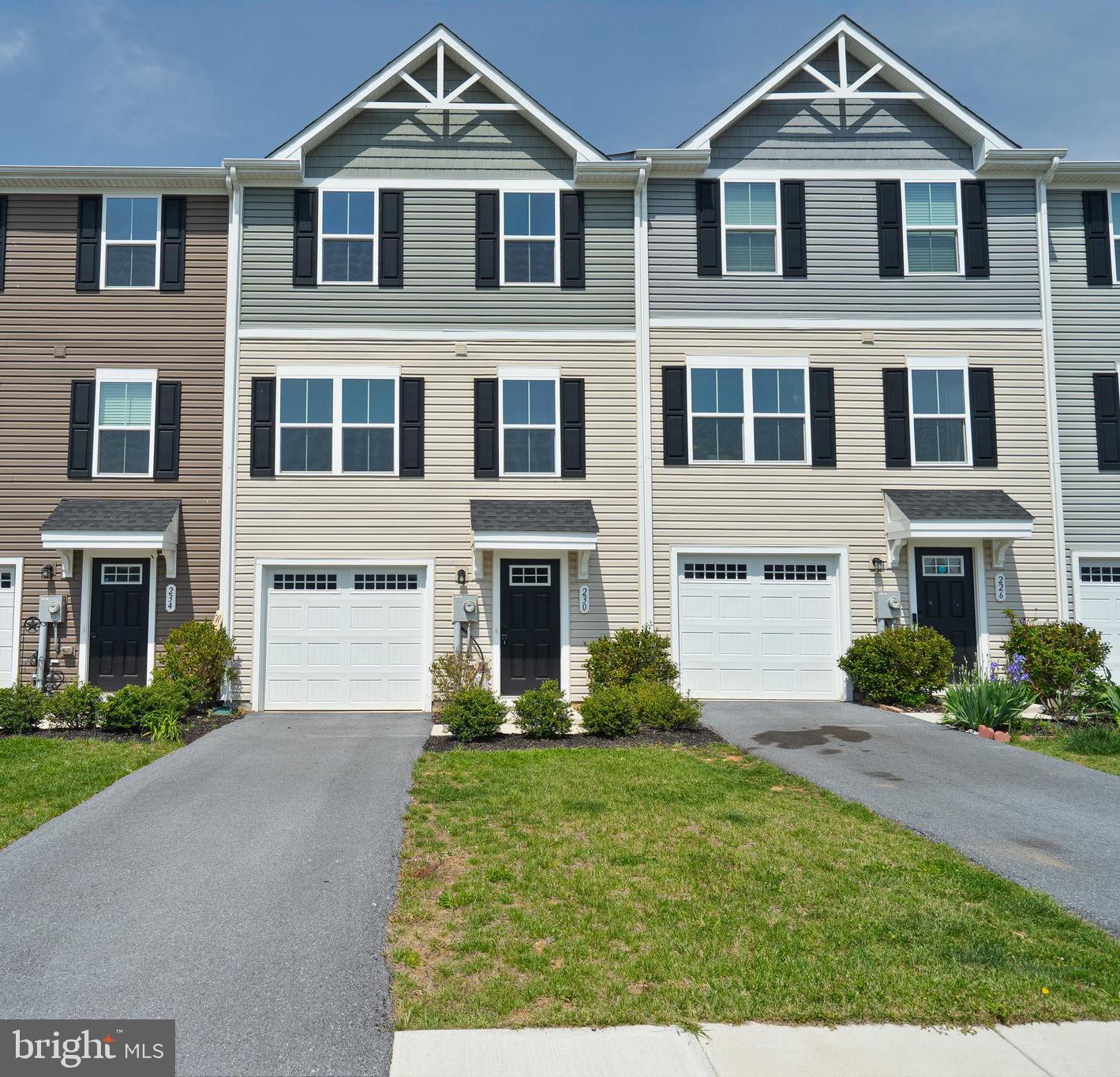 THE LAKES AT MARTINSBURG - Residential
