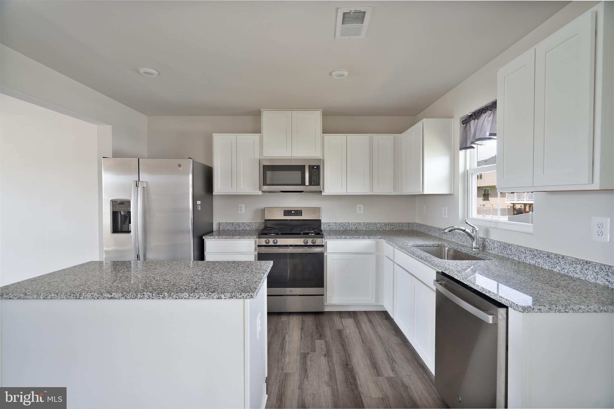 THE LAKES AT MARTINSBURG - Residential