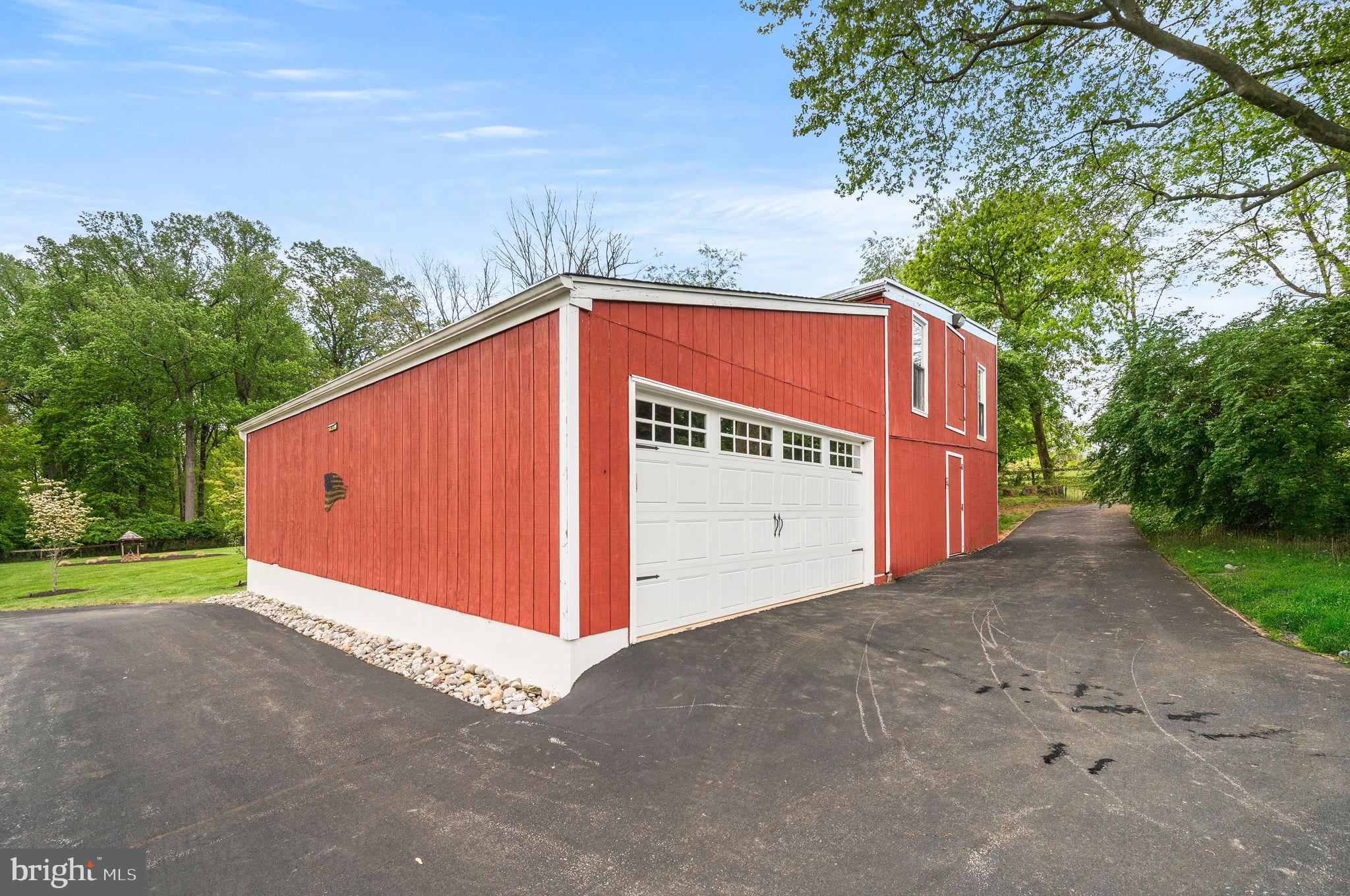 RADNOR HUNT - Residential
