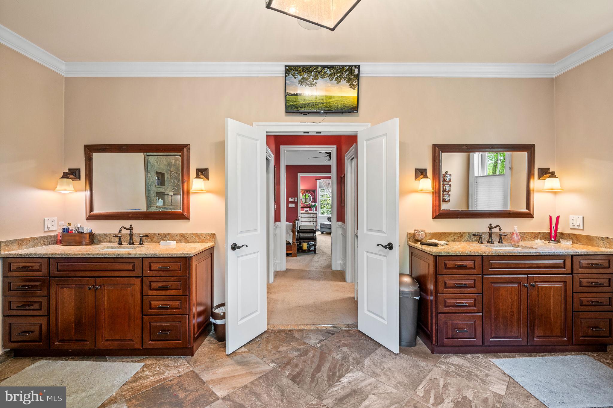 RADNOR HUNT - Residential