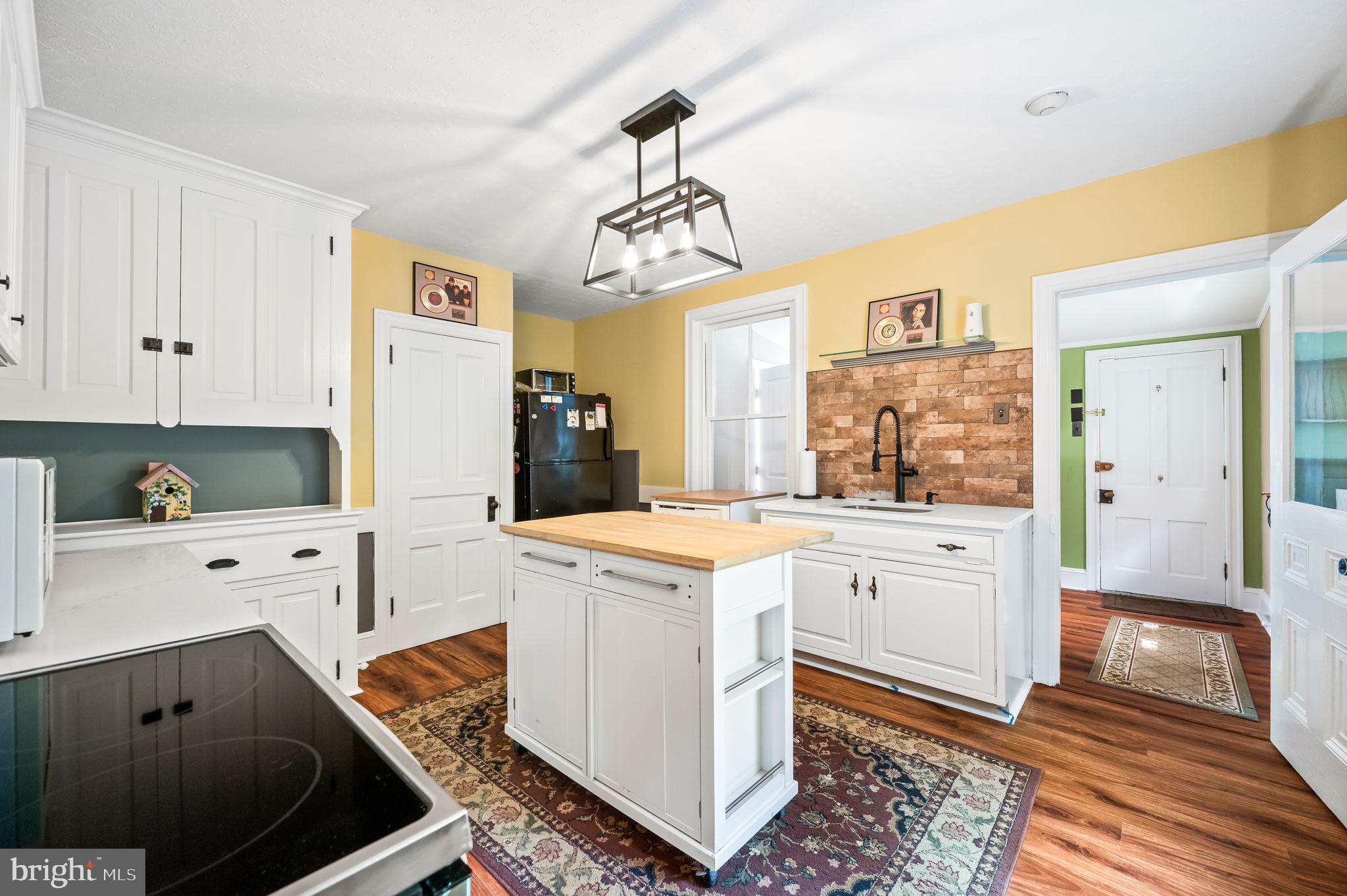 RADNOR HUNT - Residential