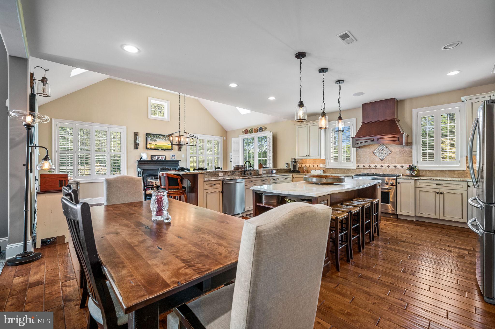 RADNOR HUNT - Residential