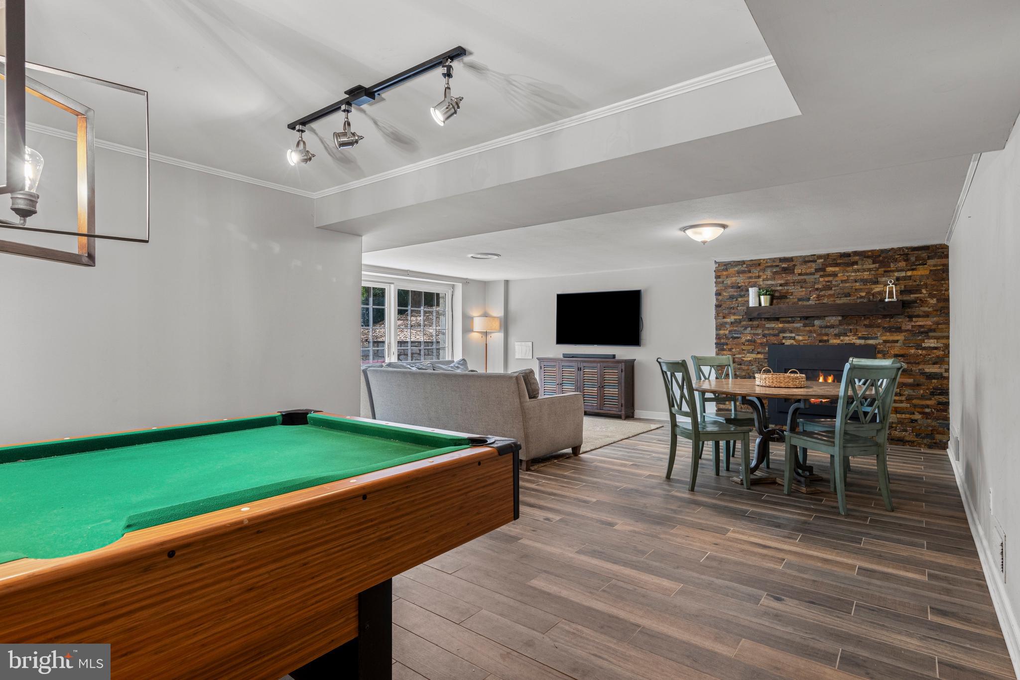 WEIRWOOD - Residential