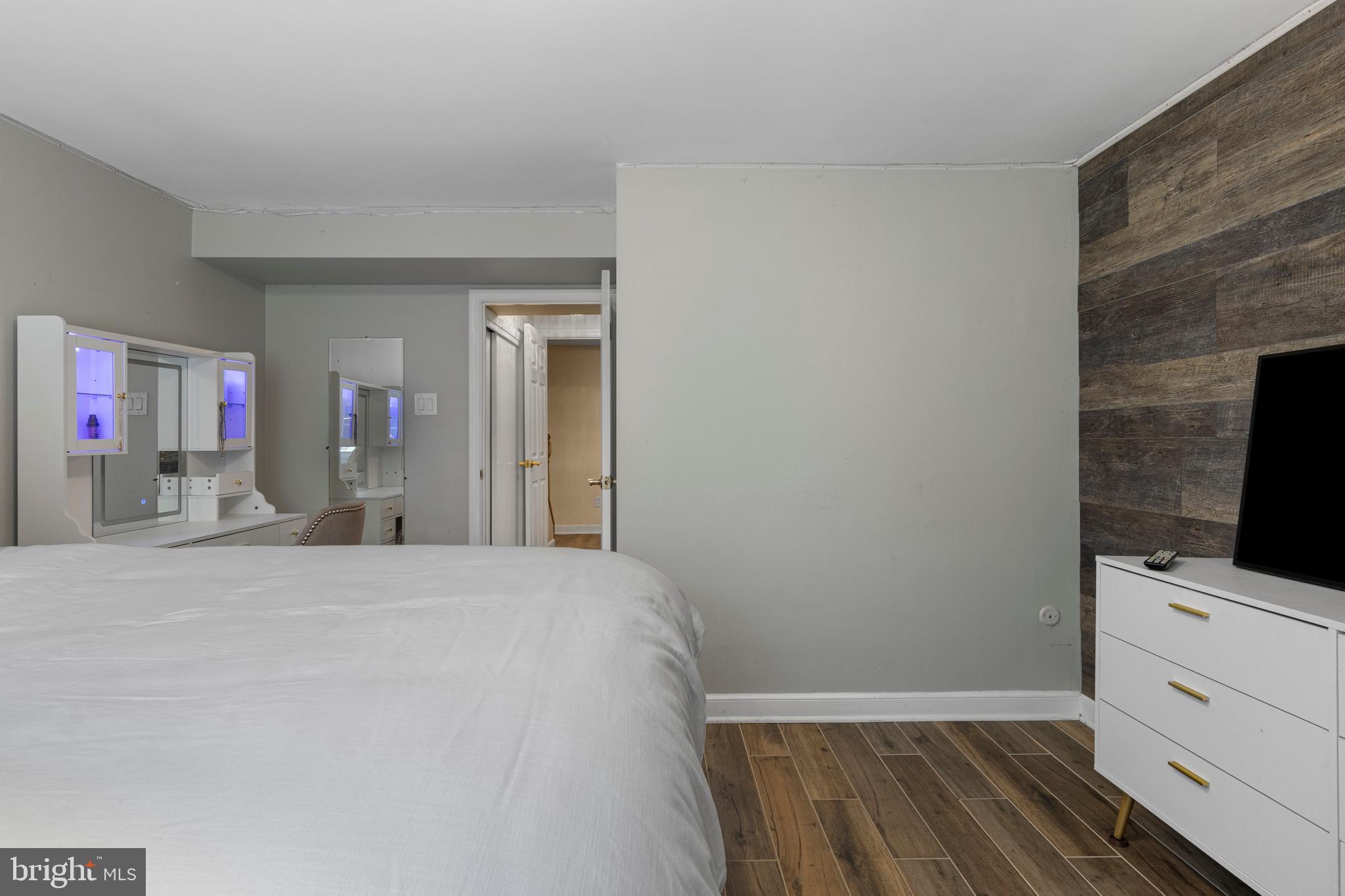 WEIRWOOD - Residential