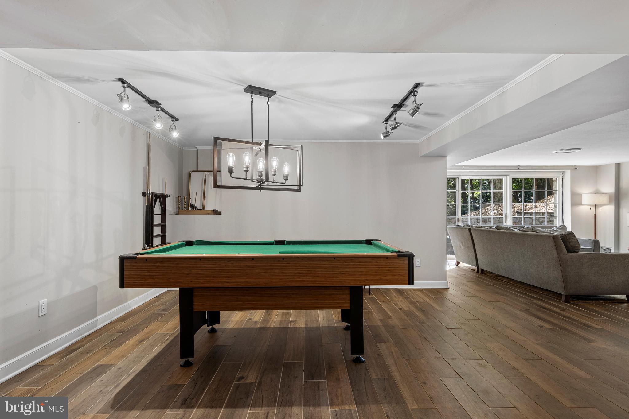 WEIRWOOD - Residential