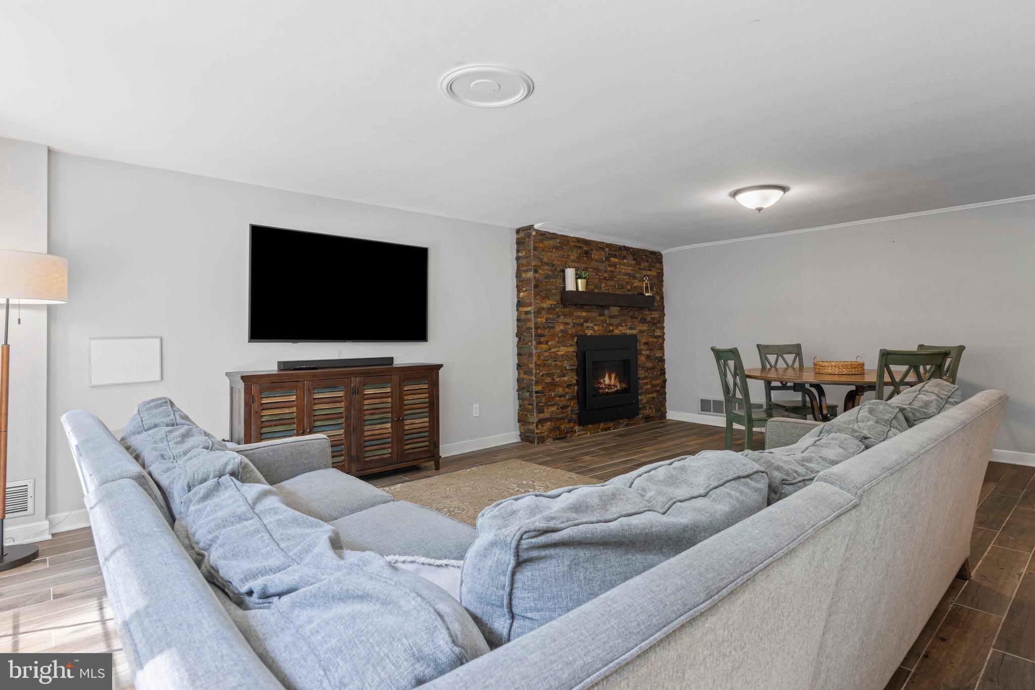 WEIRWOOD - Residential