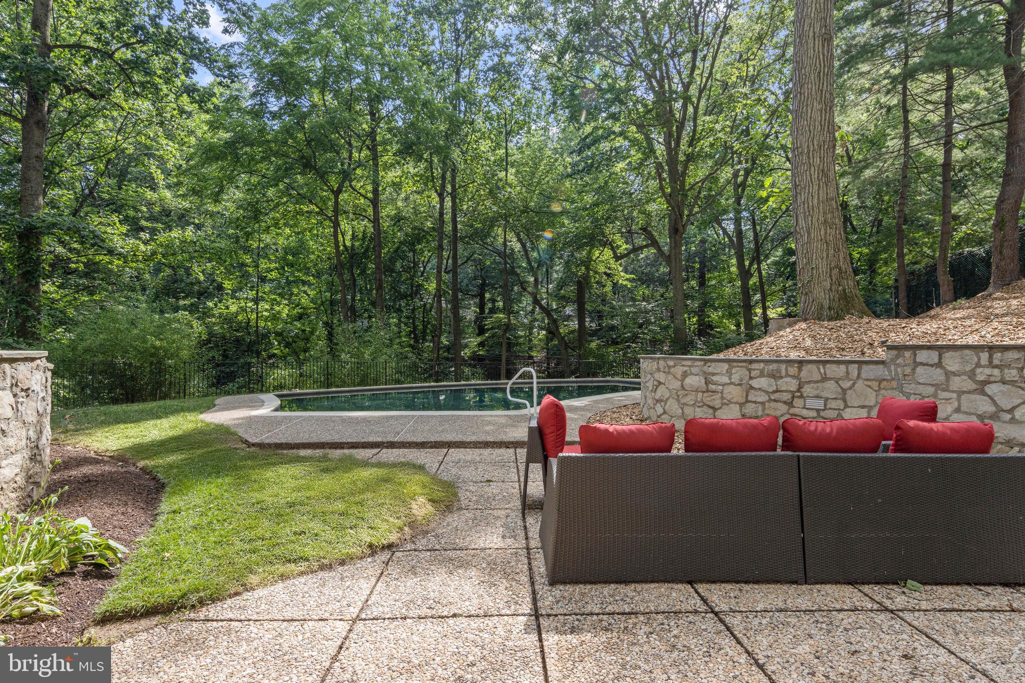 WEIRWOOD - Residential