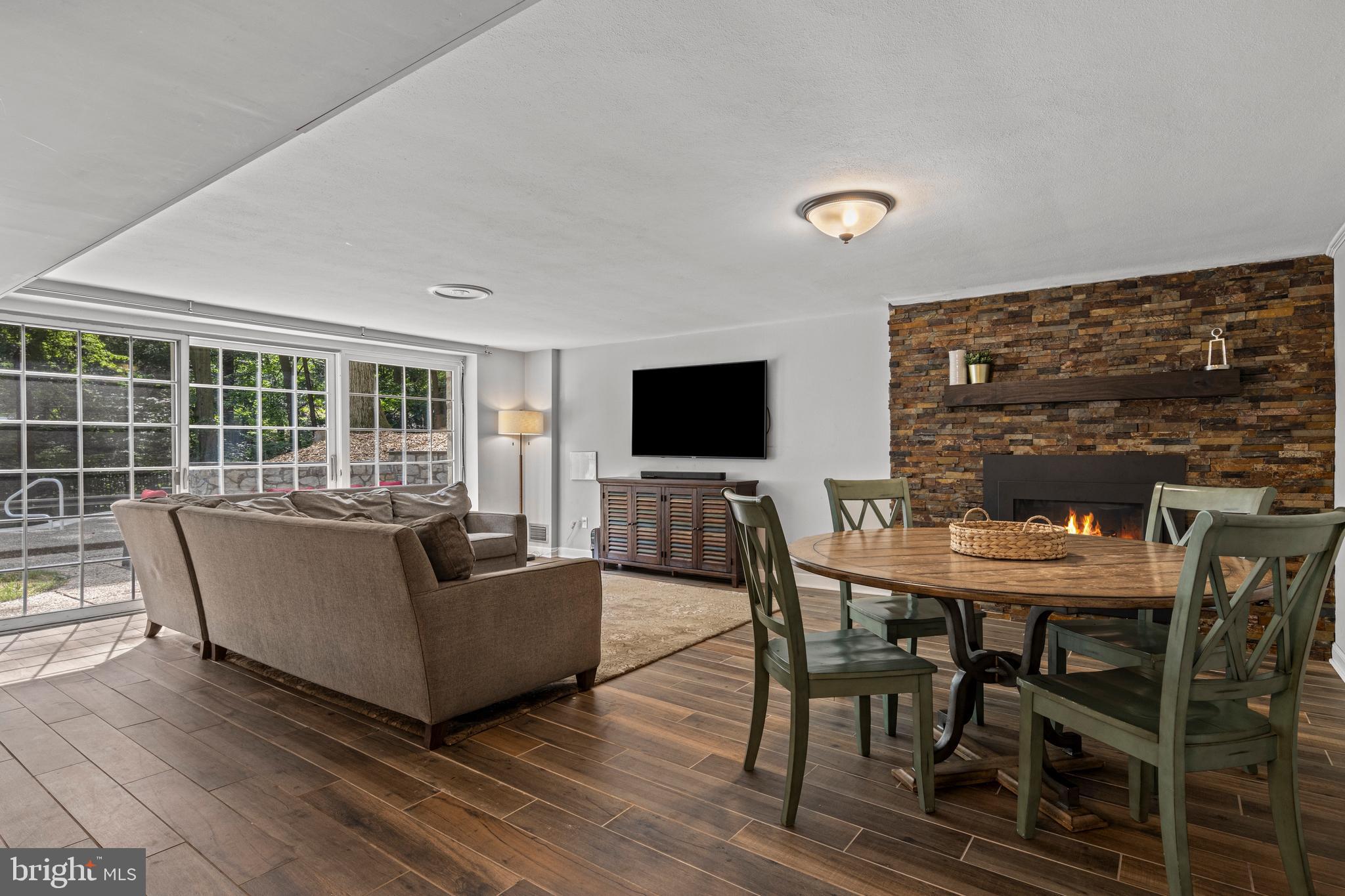 WEIRWOOD - Residential