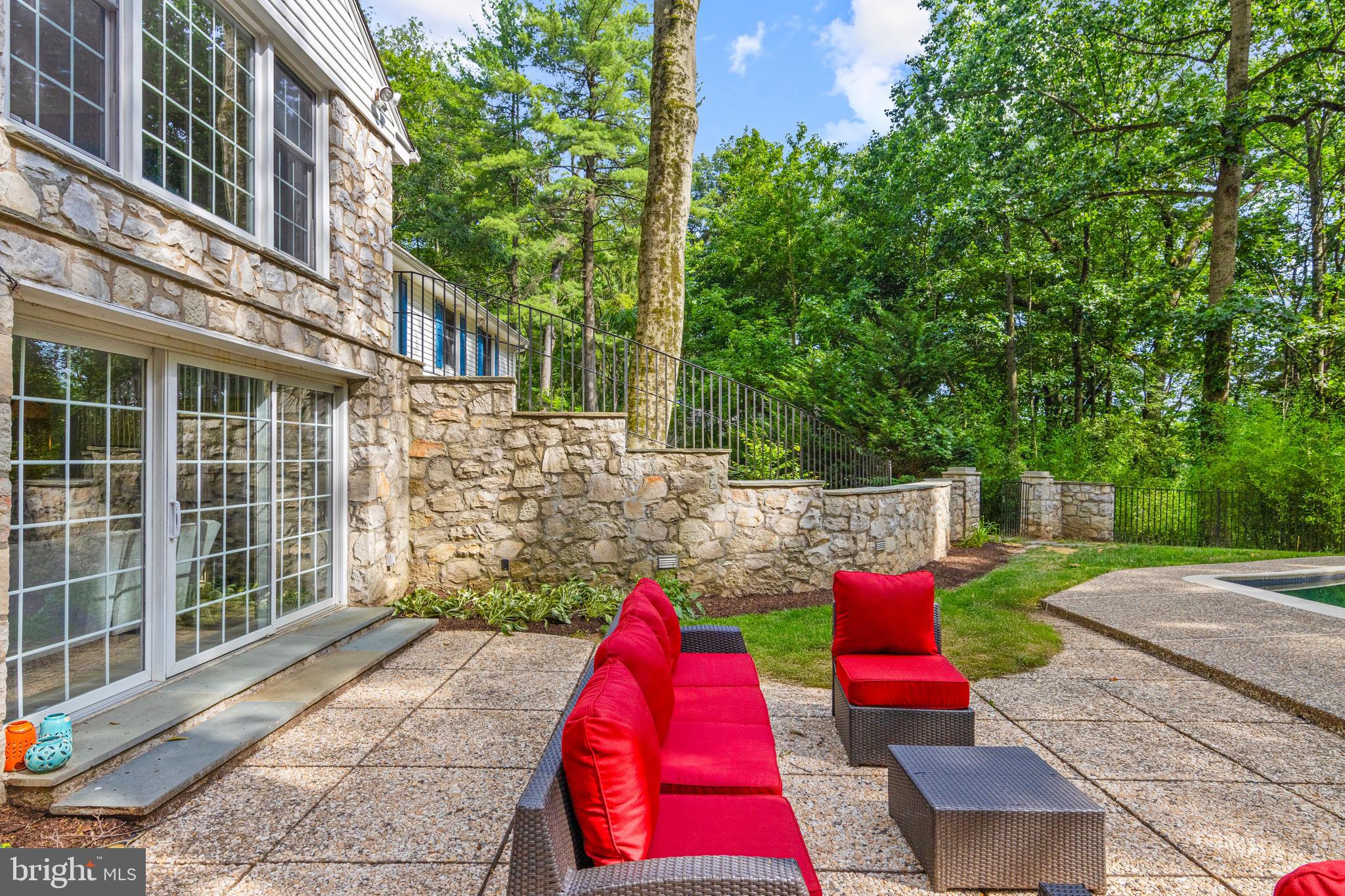 WEIRWOOD - Residential