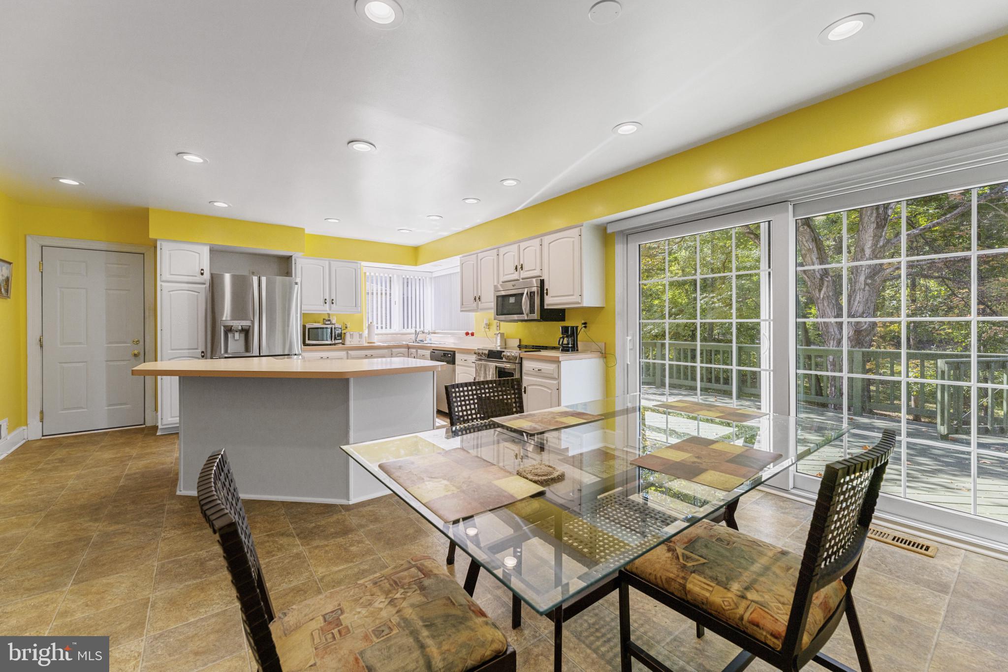 LAKE MONTCLAIR - Residential