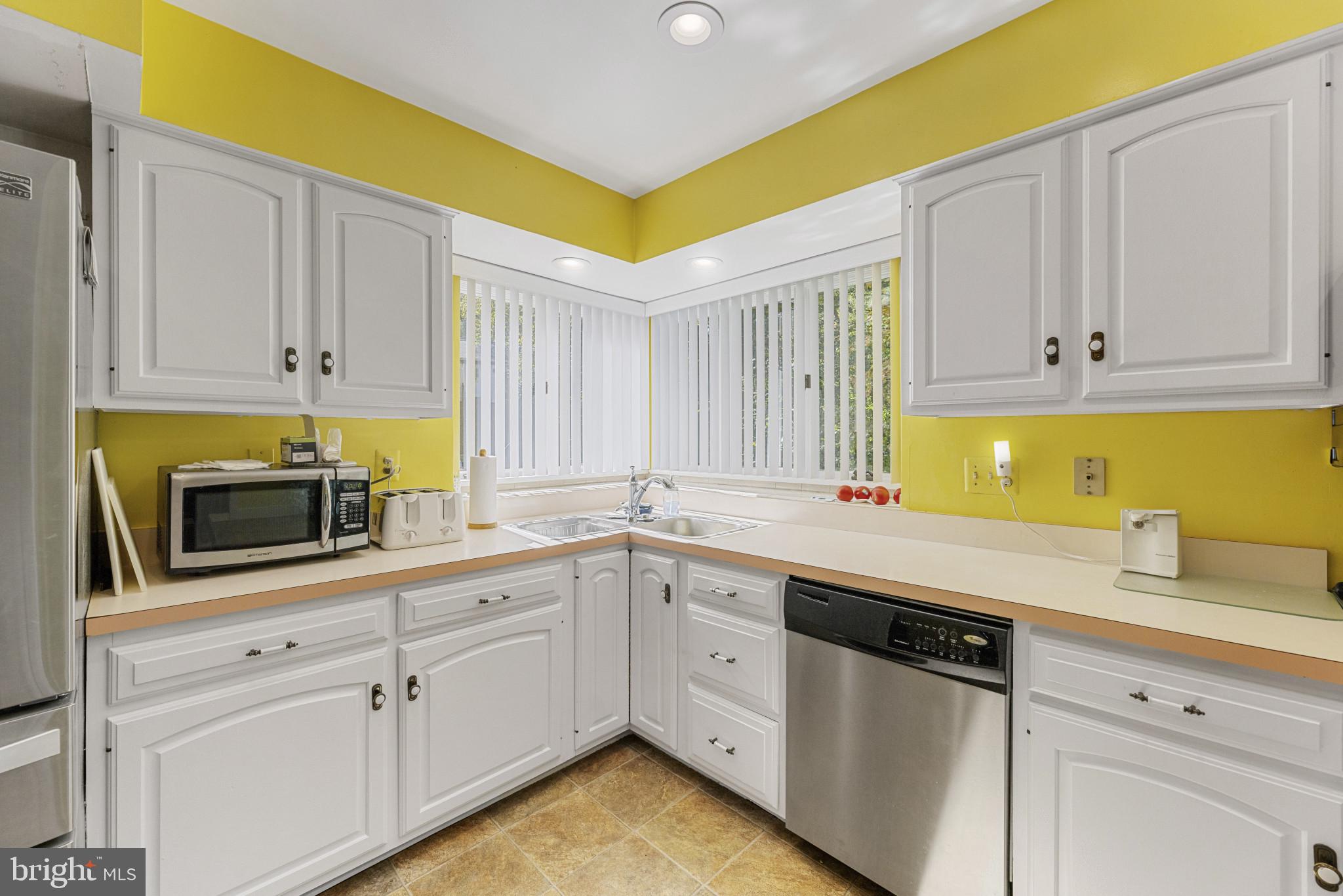 LAKE MONTCLAIR - Residential