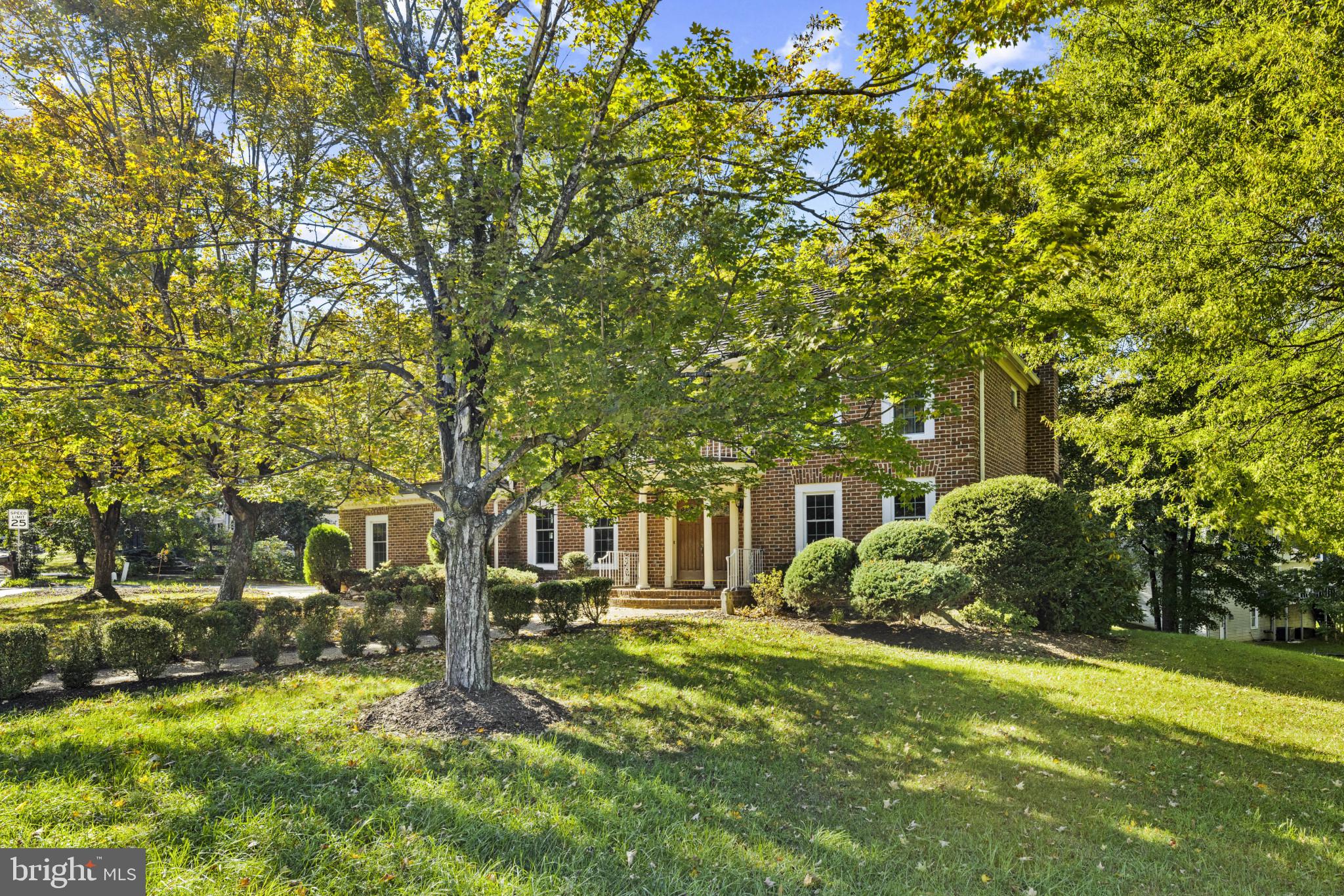 LAKE MONTCLAIR - Residential