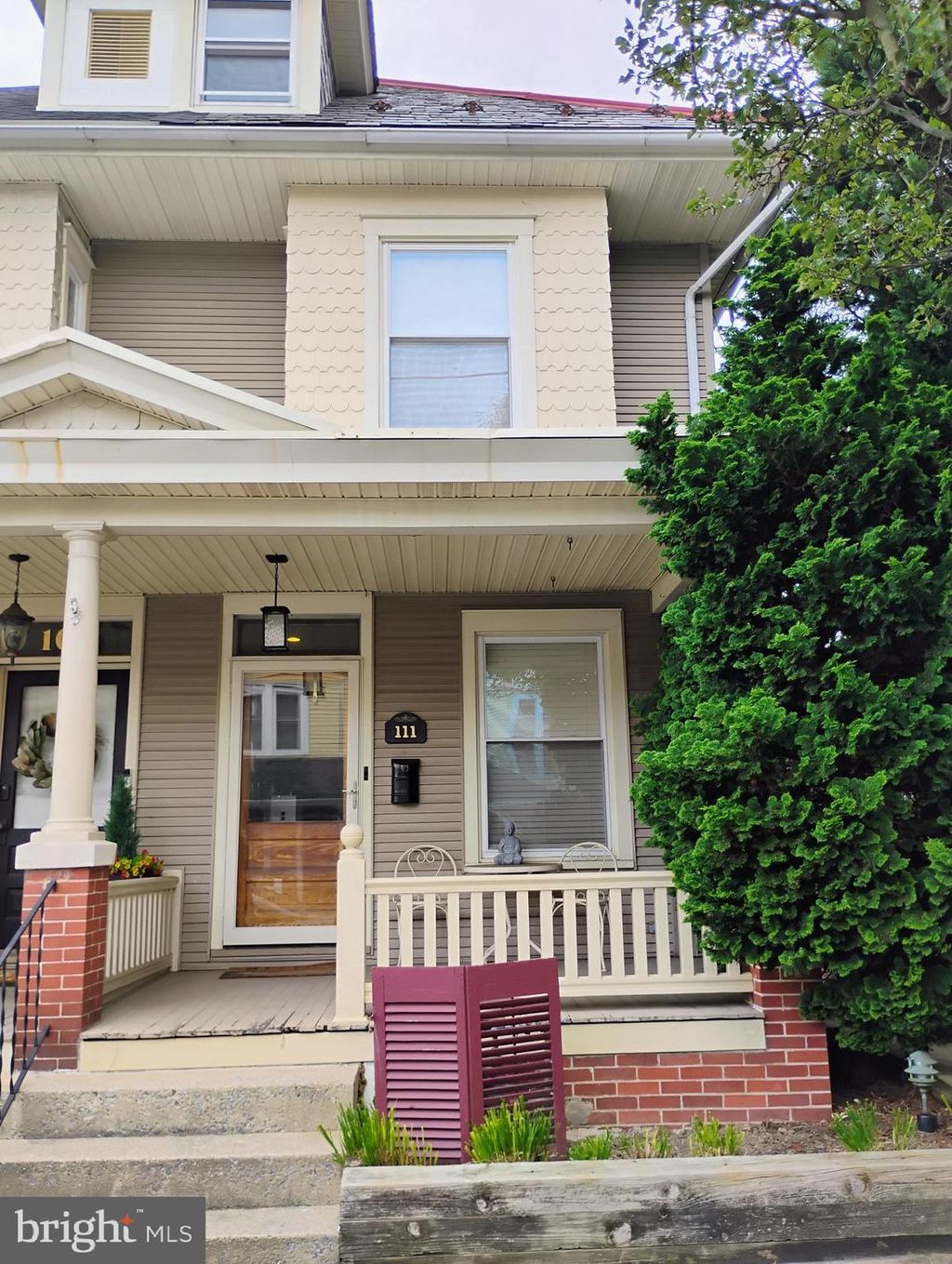 Photo of 111 E Lincoln Avenue, LITITZ, PA 17543 (MLS # PALA2073580)