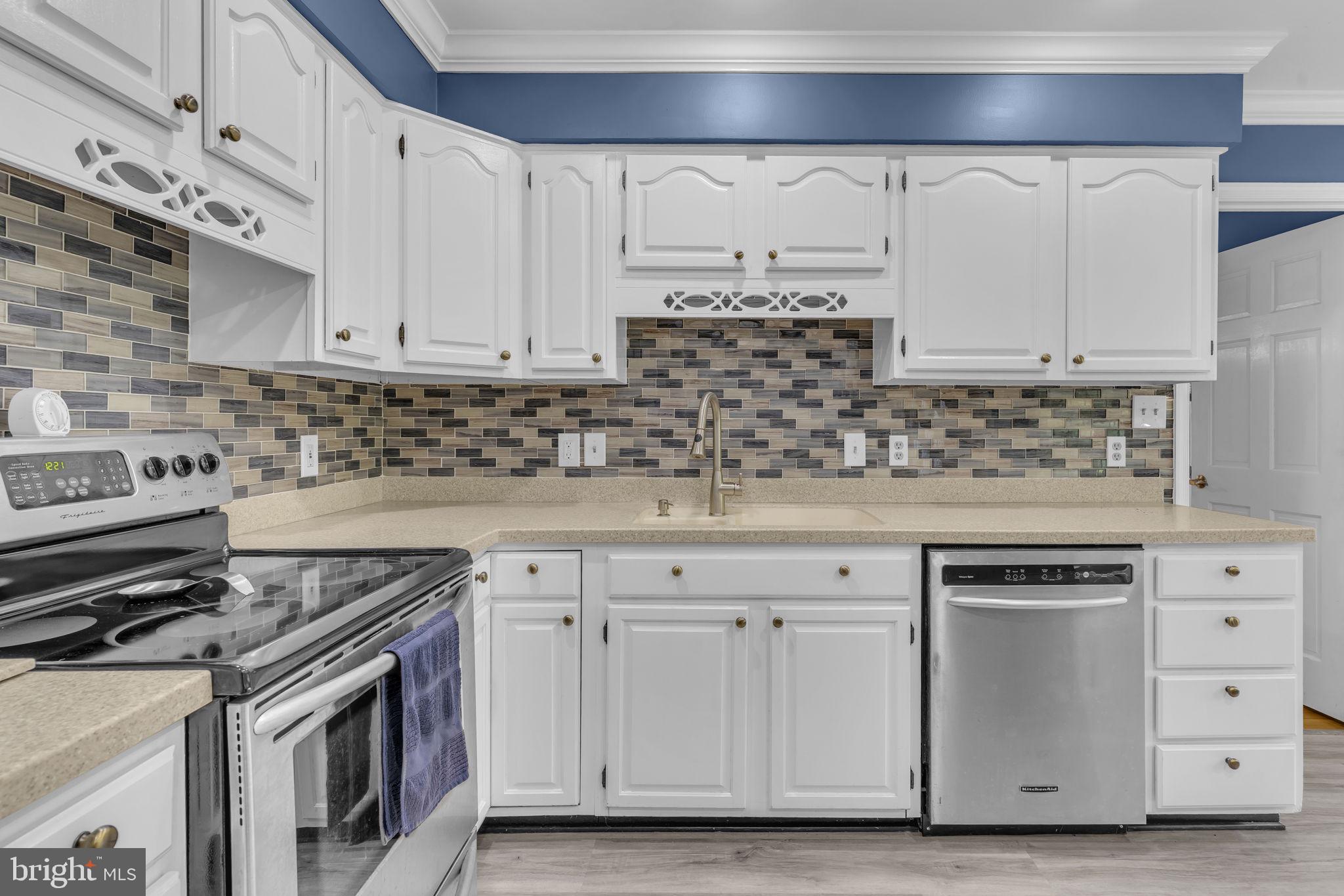 TWIN LAKES - Residential