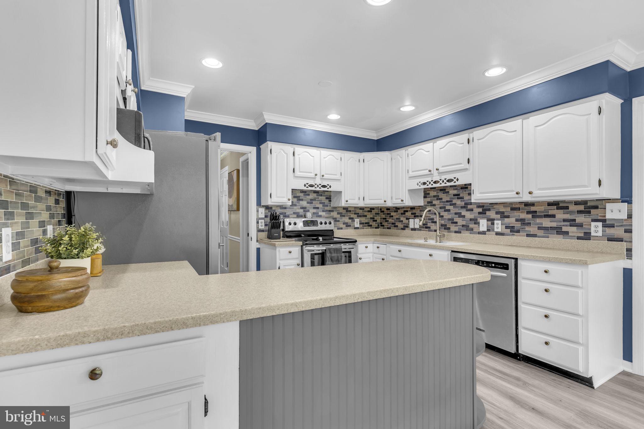 TWIN LAKES - Residential